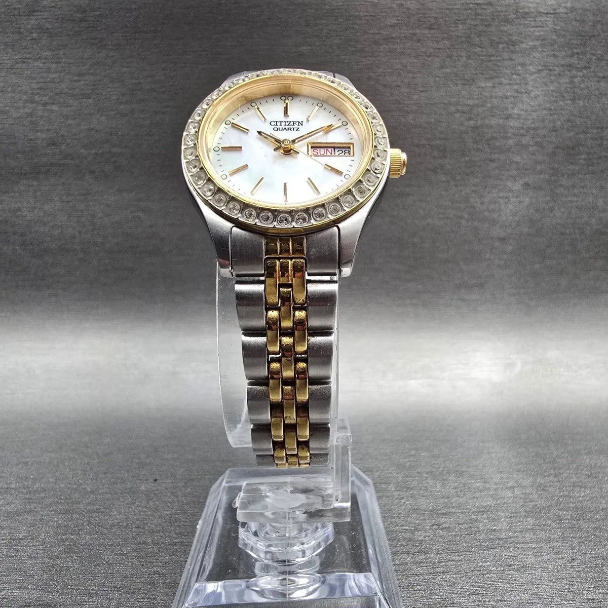 Citizen Watch Women 25mm MOP Dial Two Tone Daydate Gemmed 1002-S044464 NewBat JP5