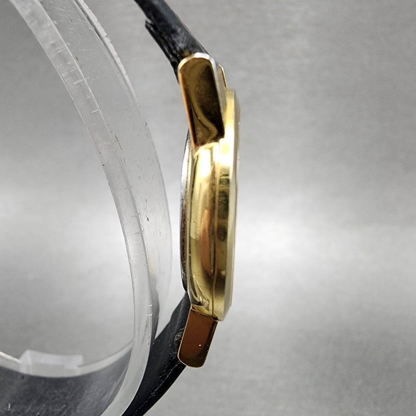 Movado Muesum Watch Women 25mm Black Dial Gold Tone Round 87 A1 845 New Battery3