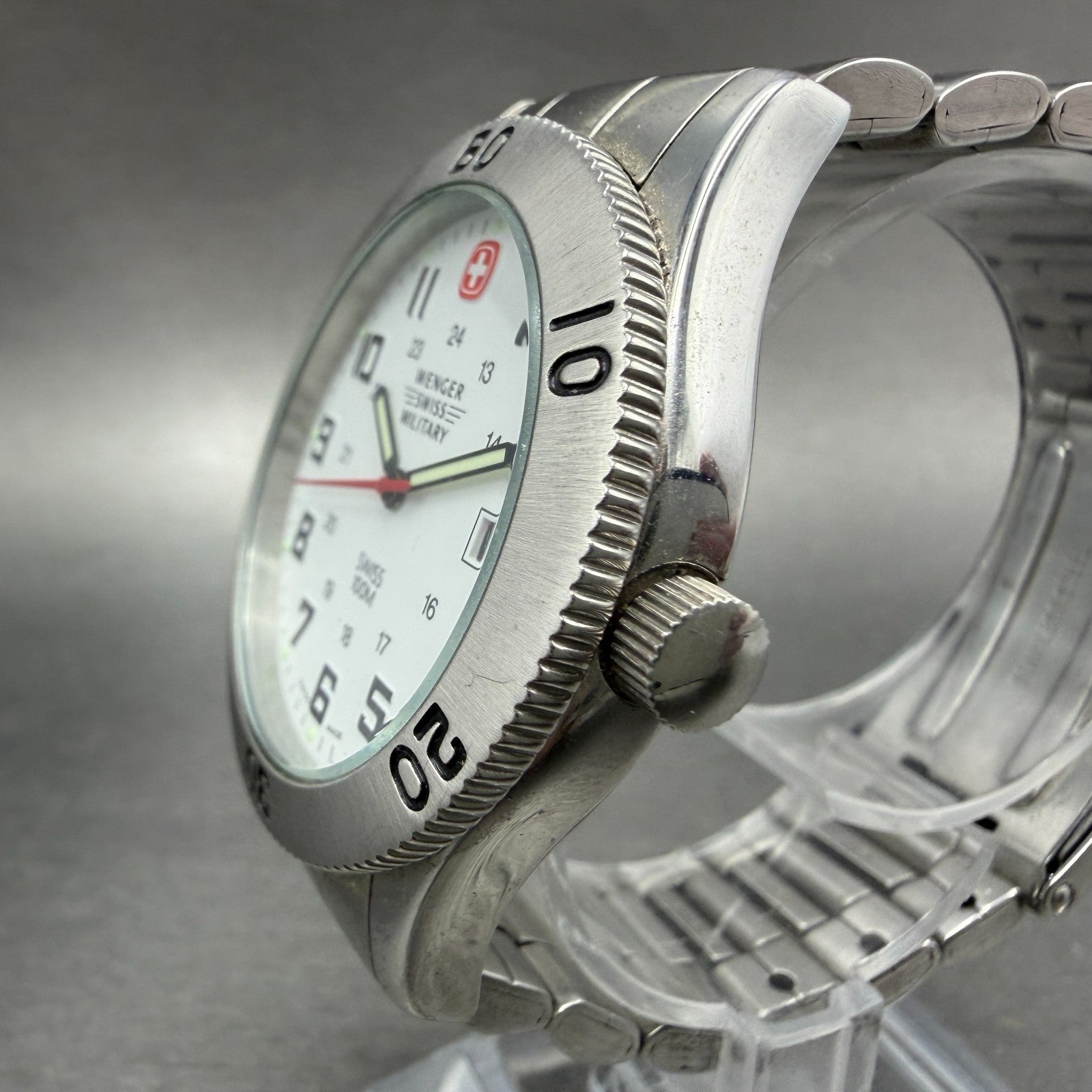 Wenger Swiss Military Dive Watch Men 39mm White Dial Steel Date Round New Batt2