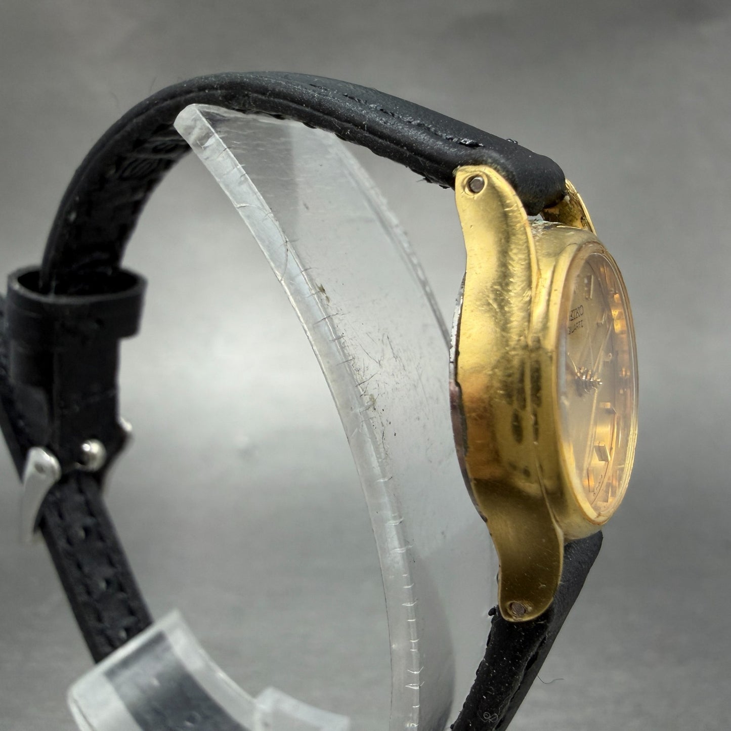 Seiko Watch Women 20mm Gold Dial Gold Tone Round 1N01-0E19 New Battery Vintage 33