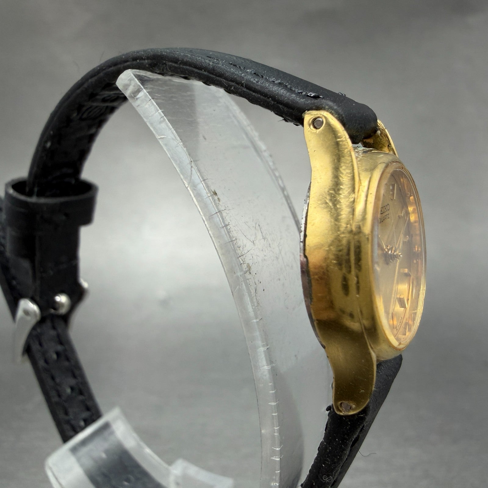Seiko Watch Women 20mm Gold Dial Gold Tone Round 1N01-0E19 New Battery Vintage 33