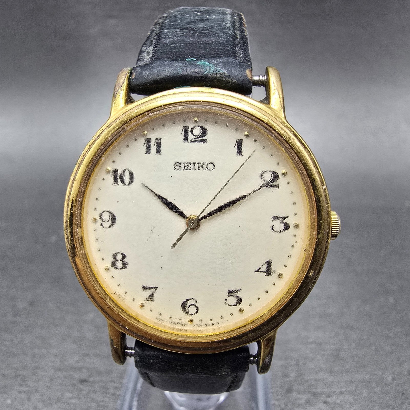 Seiko Watch Men 33mm Cream Dial Gold Tone Round Round V701-2A49 PARTS0