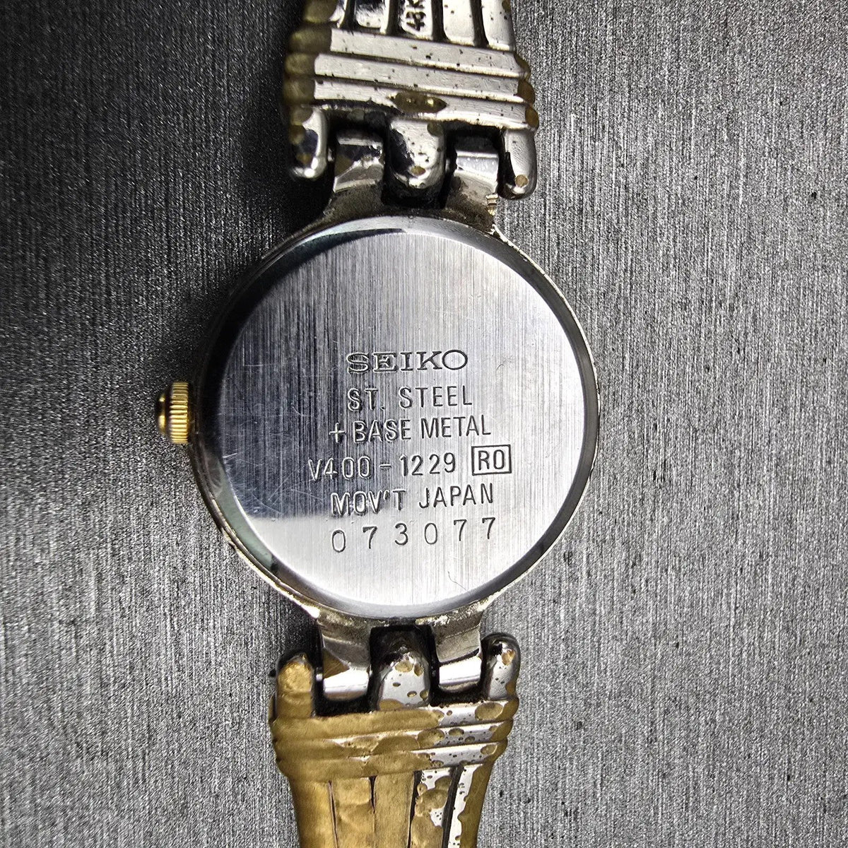 Seiko Watch Women 20mm White Dial Two Tone Round V400-1229 New Battery Vintage11