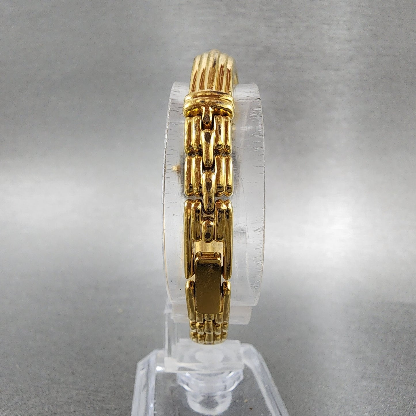 Seiko Watch Women 16mm White Dial Gold Tone Oval Y1505n90 New Battery7