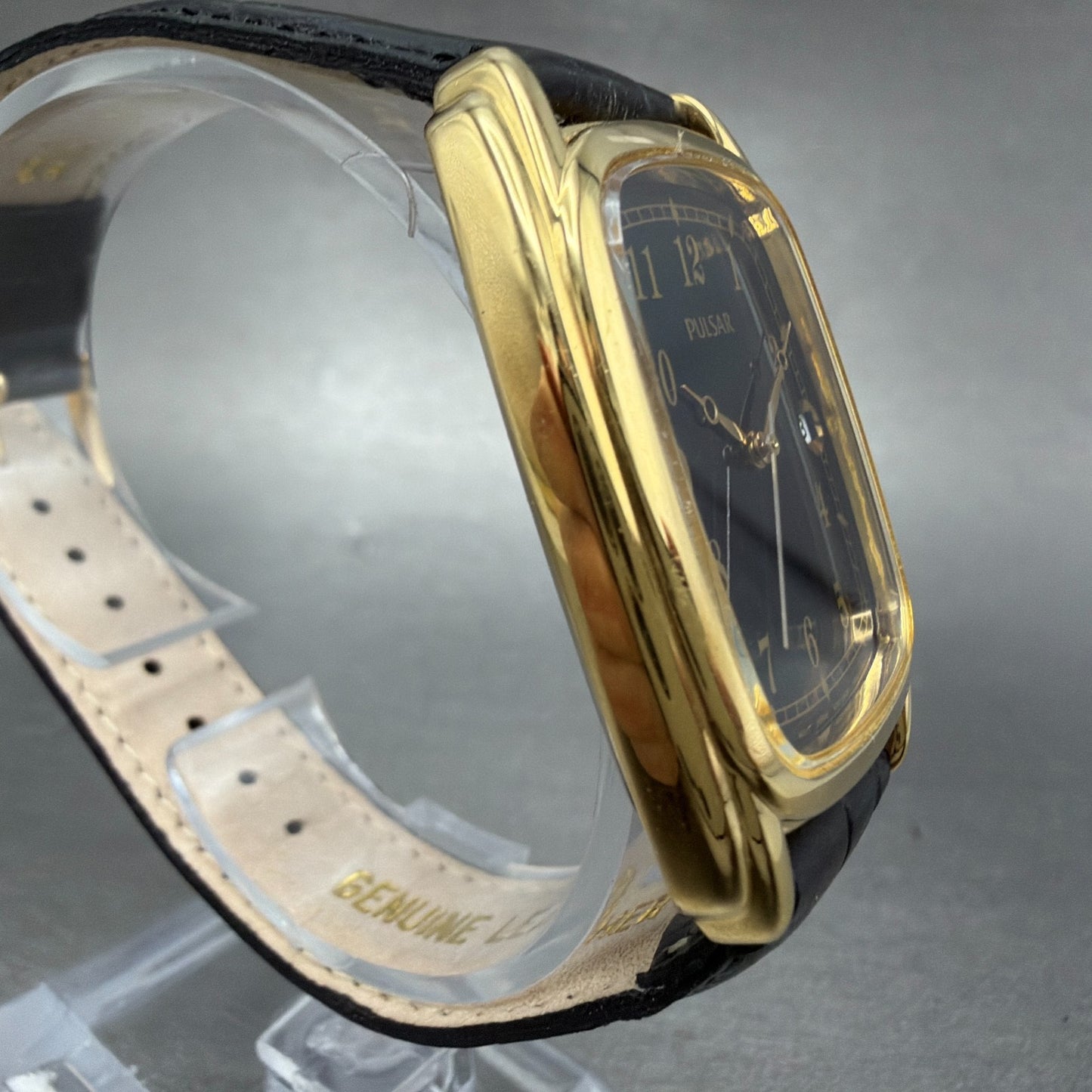 Pulsar Tank Watch Men 31mm Black Dial Gold Tone Date  SAMPLE PARTS4
