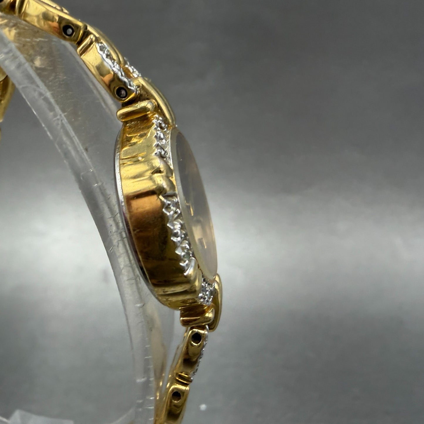 Bulova Watch Women 21mm Black Dial Gold Tone Round 98R07 New Battery Diamond3