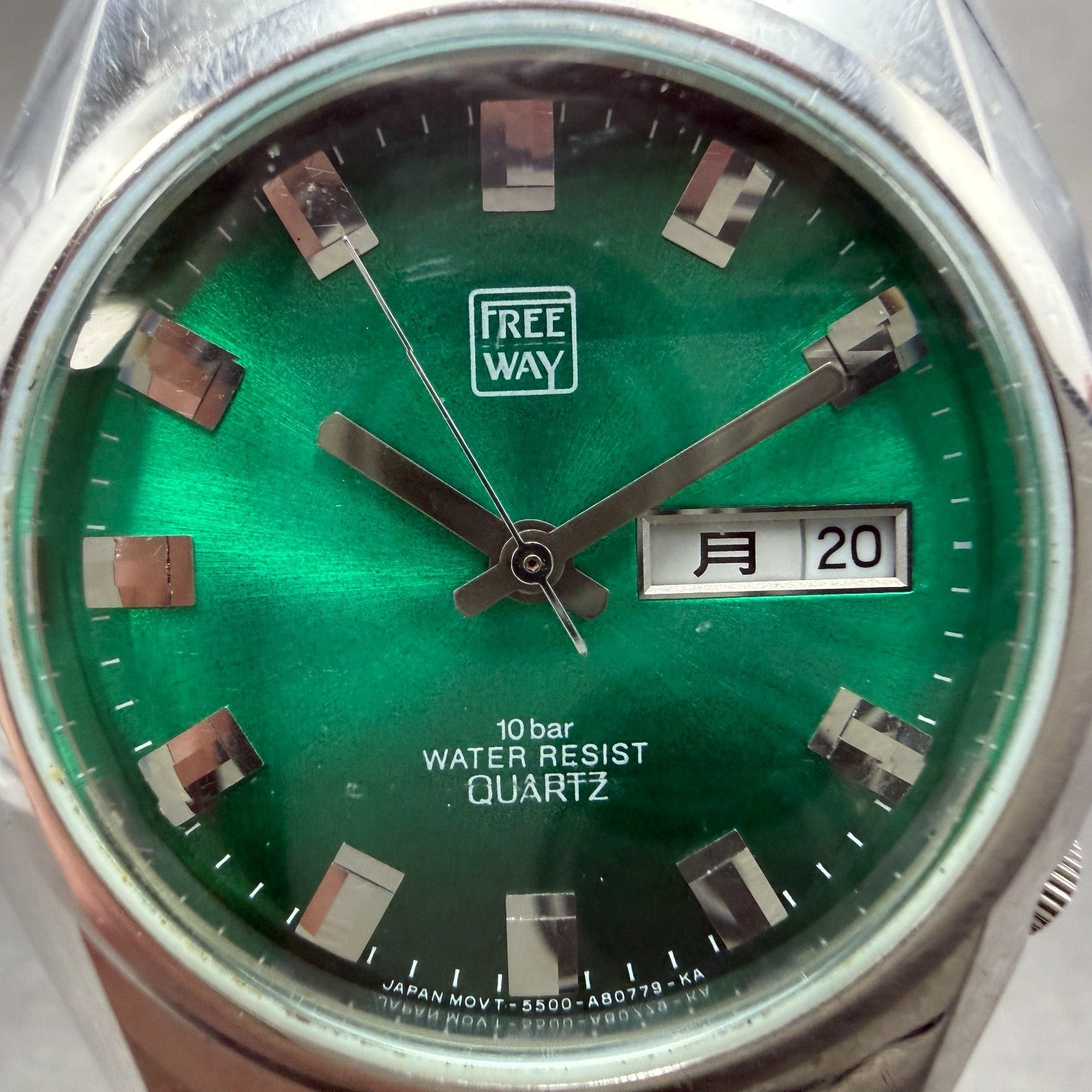 Citizen Freeway Watch Men 36mm Green Dial Silver Tone Daydate 5500-A85293 NewBat1