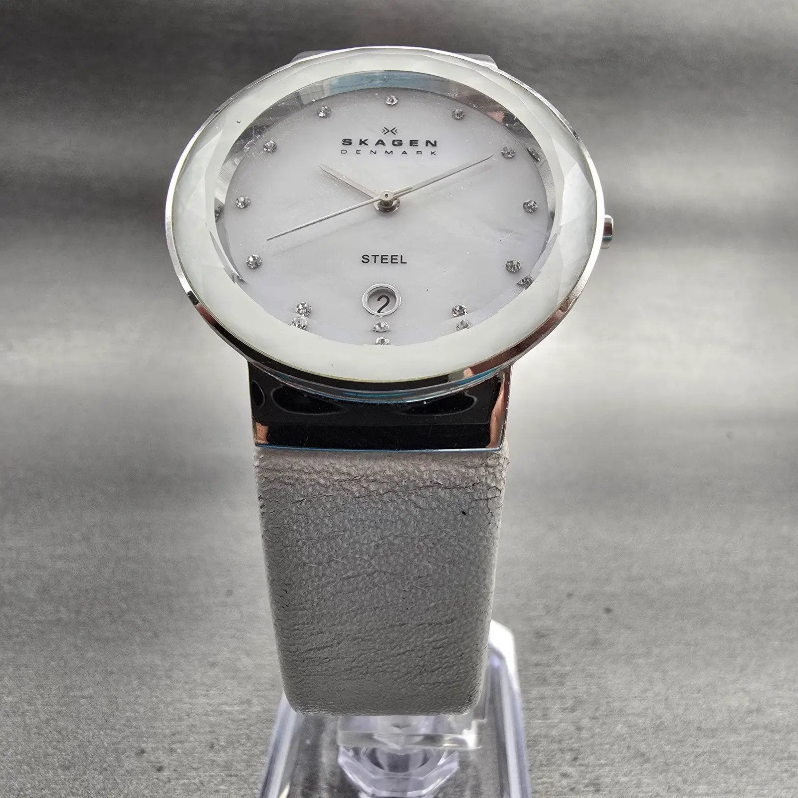 Skagen Watch Women 34mm MOP Dial Silver Tone Date Round SKW2036 New Battery5