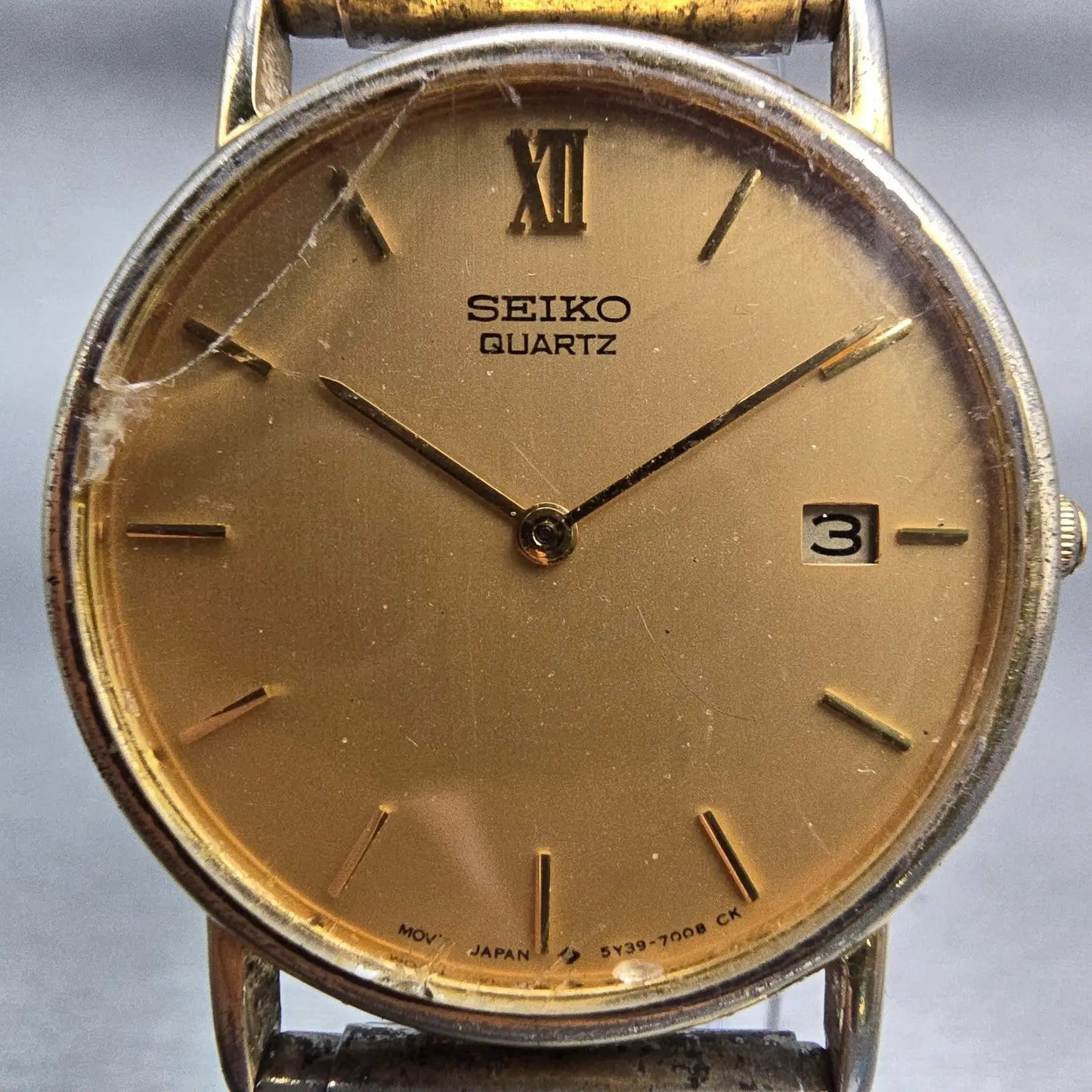 Seiko Watch Men 32mm Gold Dial Gold Tone Date Round 5Y39-7010 New Battery VTG1