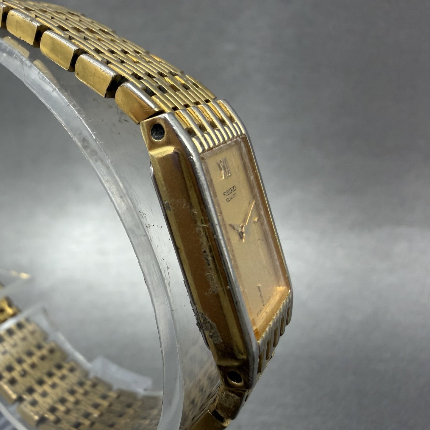 Seiko Tank Watch Women 13mm Champagne Dial Gold Tone 2E20-6700 New Battery3