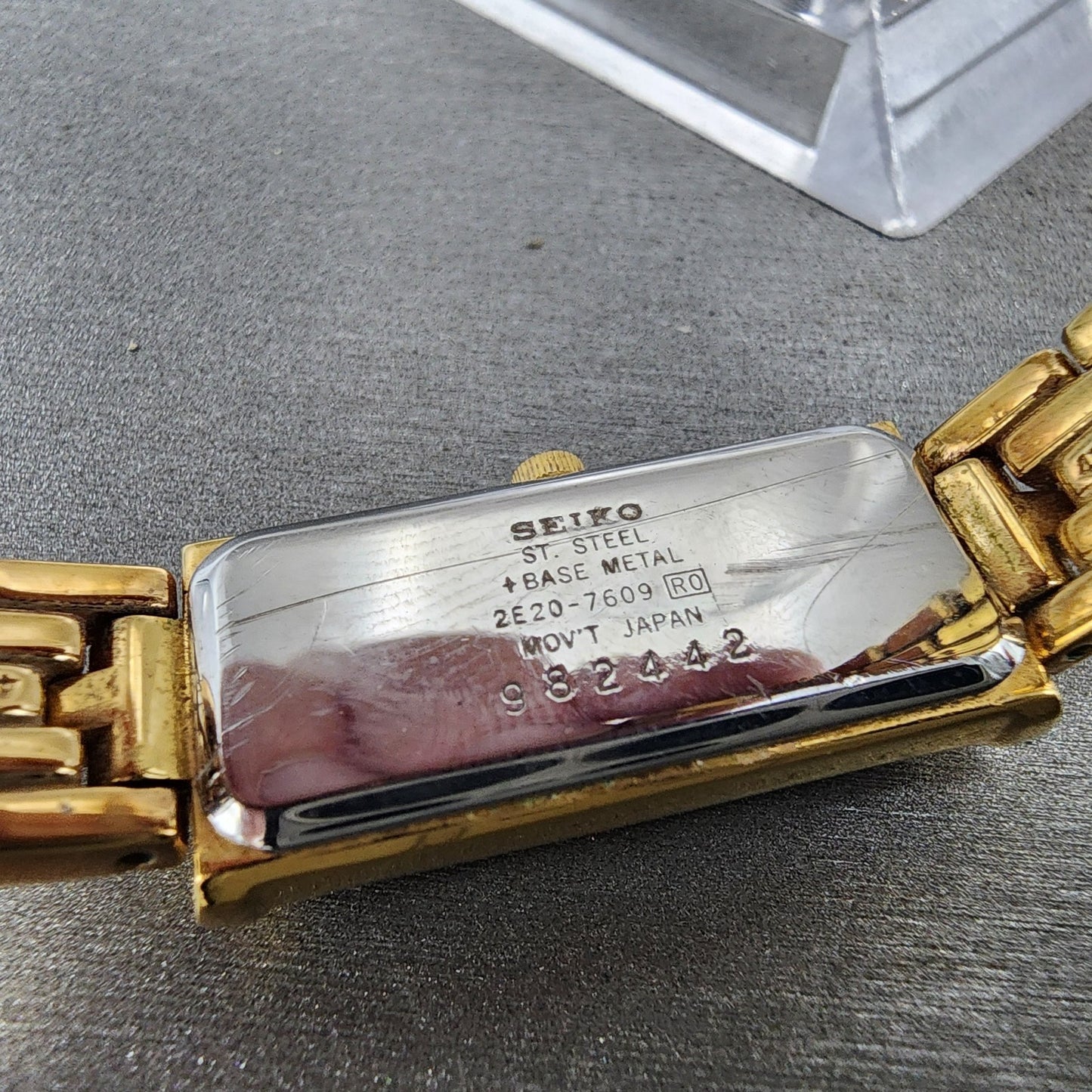 Seiko Tank Watch Women 14mm MOP Dial Gold Tone Rectangle 2e207609 New Battery9
