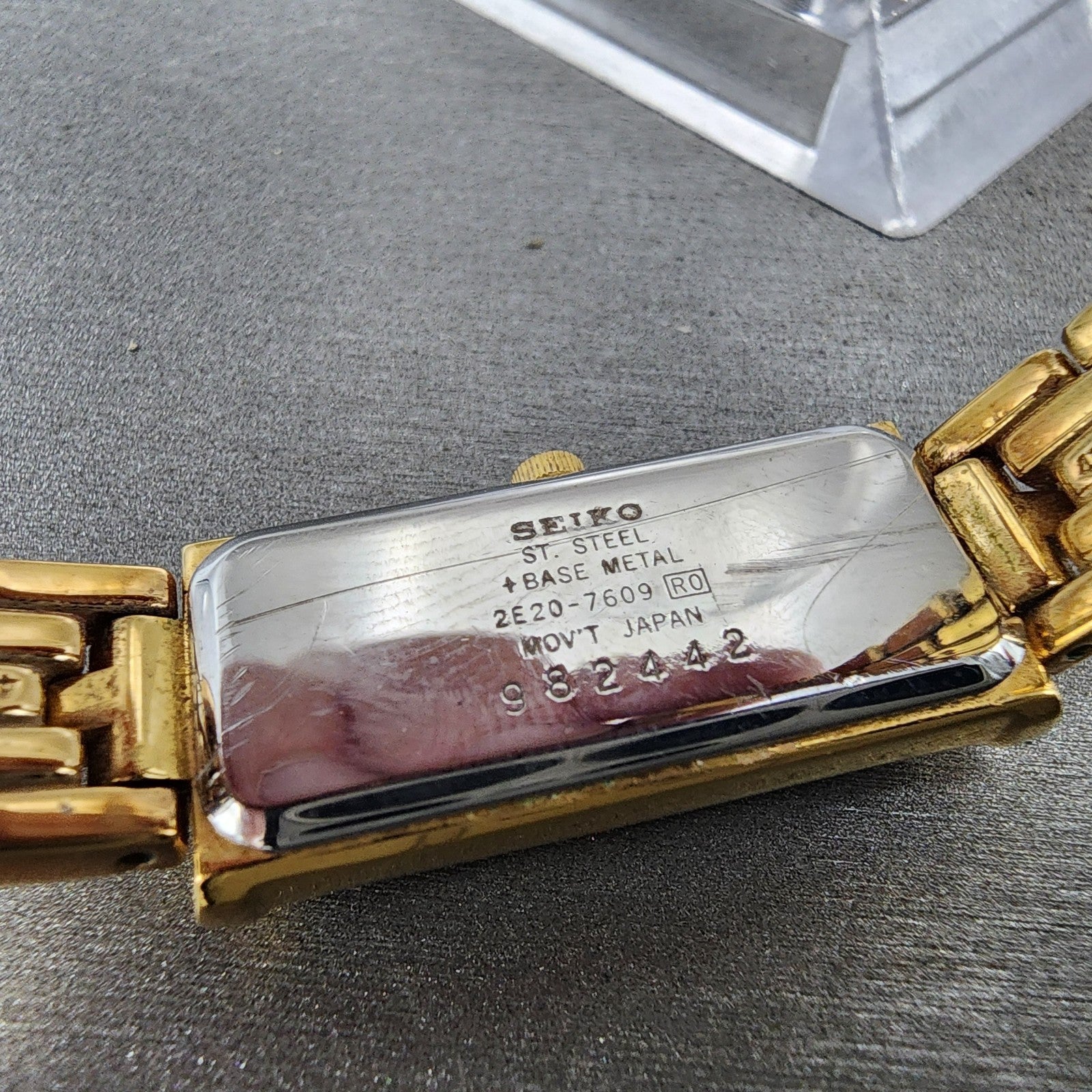 Seiko Tank Watch Women 14mm MOP Dial Gold Tone Rectangle 2e207609 New Battery9