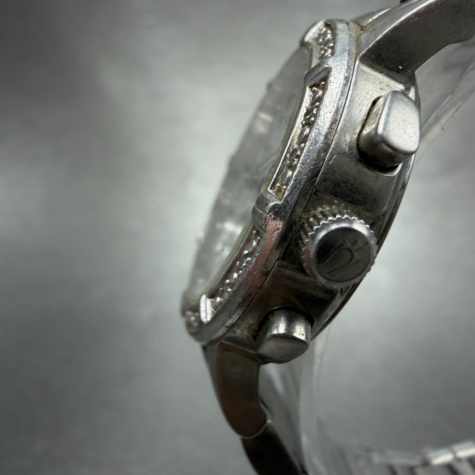 Bulova Chronograph Watch Women 30mm White Dial Silver Tone Date 96R19 New BattVE2