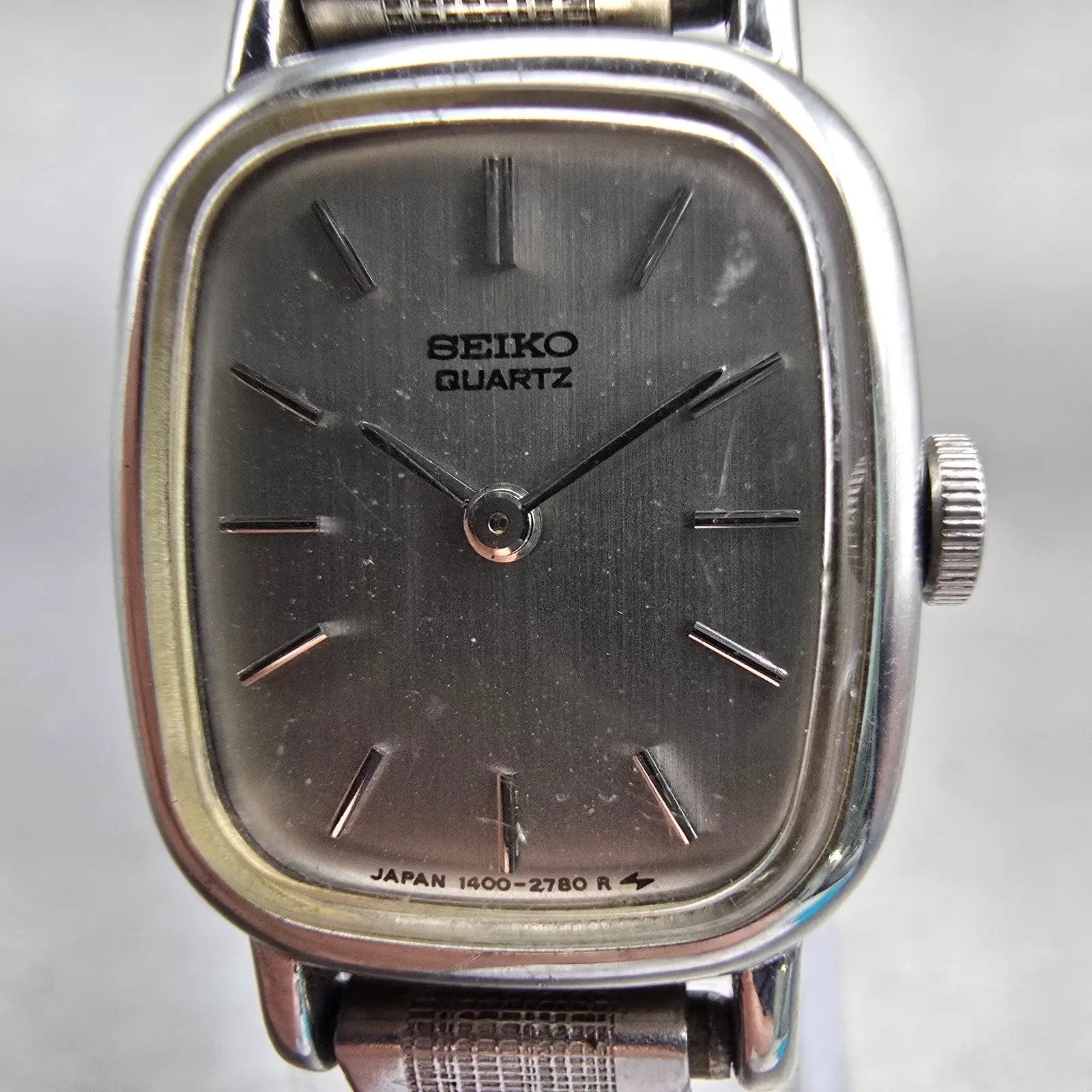 Seiko Watch Women 16mm Gray Dial Silver Tone Oval 1400-6560 New Battery Vintage1