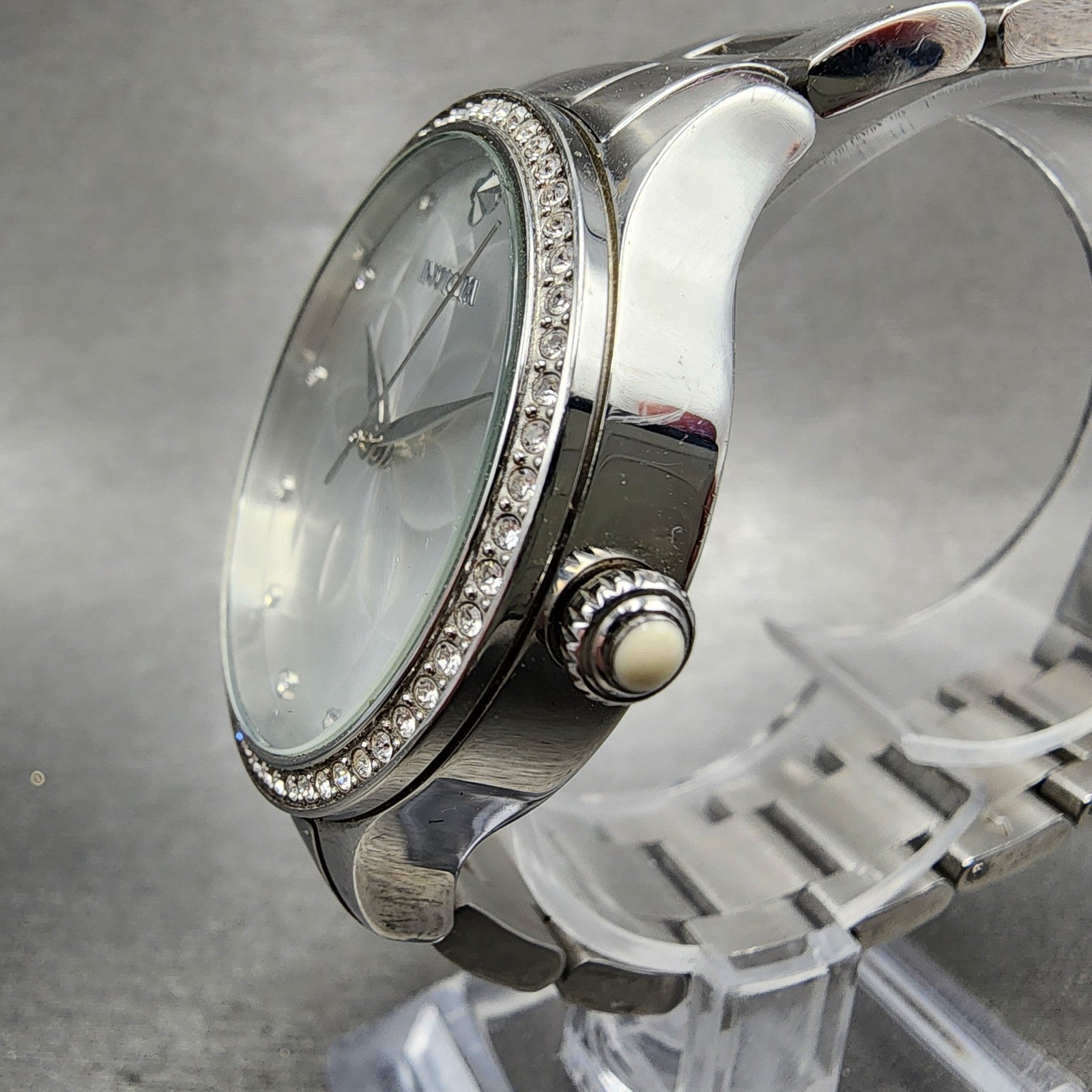 Invicta Wildflower Watch Women 35mm Silver Dial Silver Tone Round New Battery2