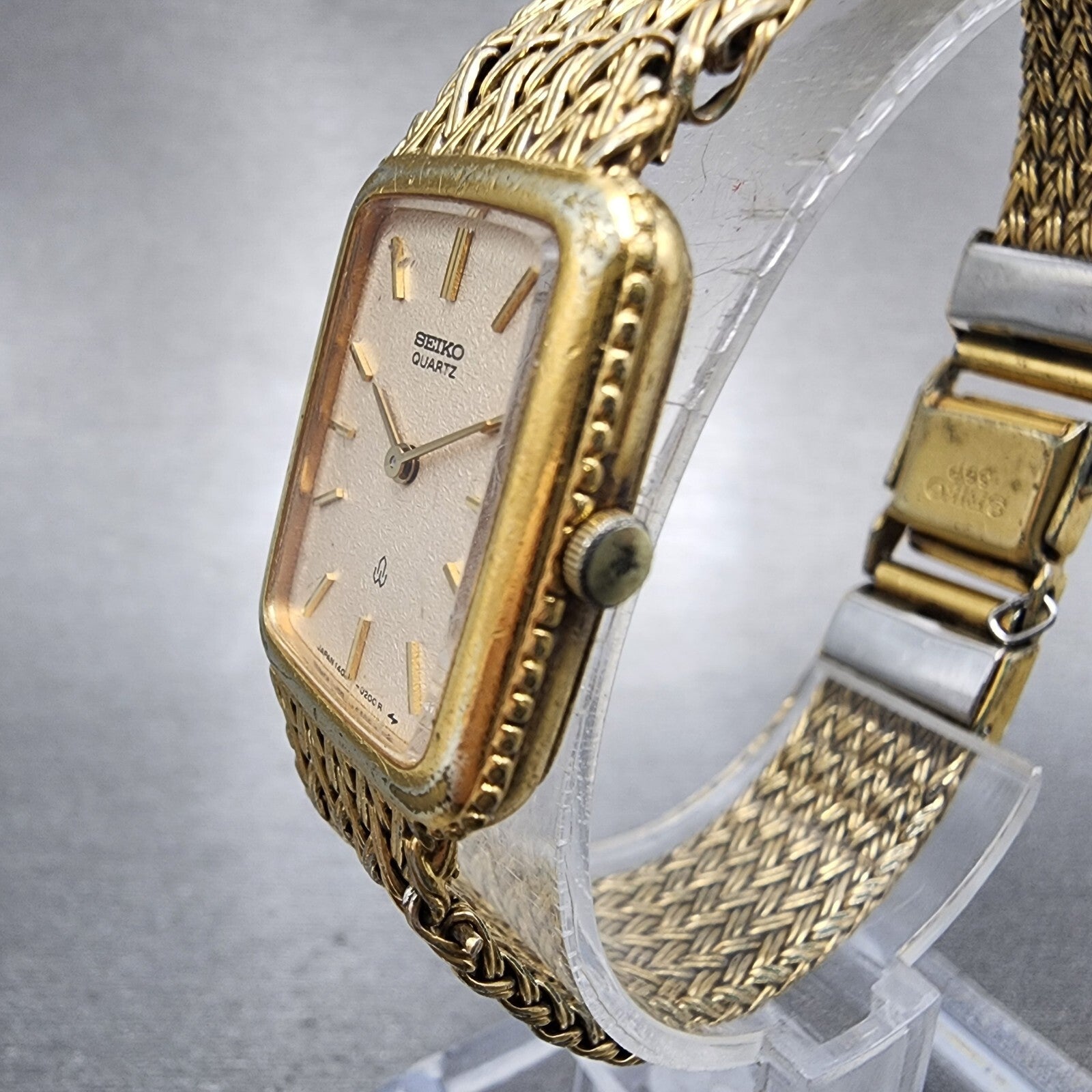 Seiko Tank Watch Women 19mm Champagne Dial Gold Tone 14005140 New Battery2