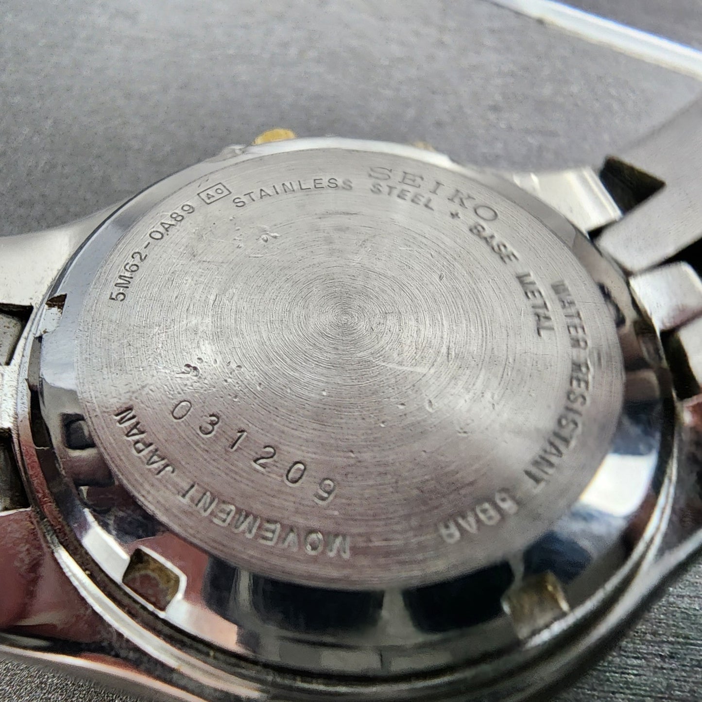 Seiko Kinetic Watch Men 37mm White Dial Two Tone Date 5m620a89 New Cap11