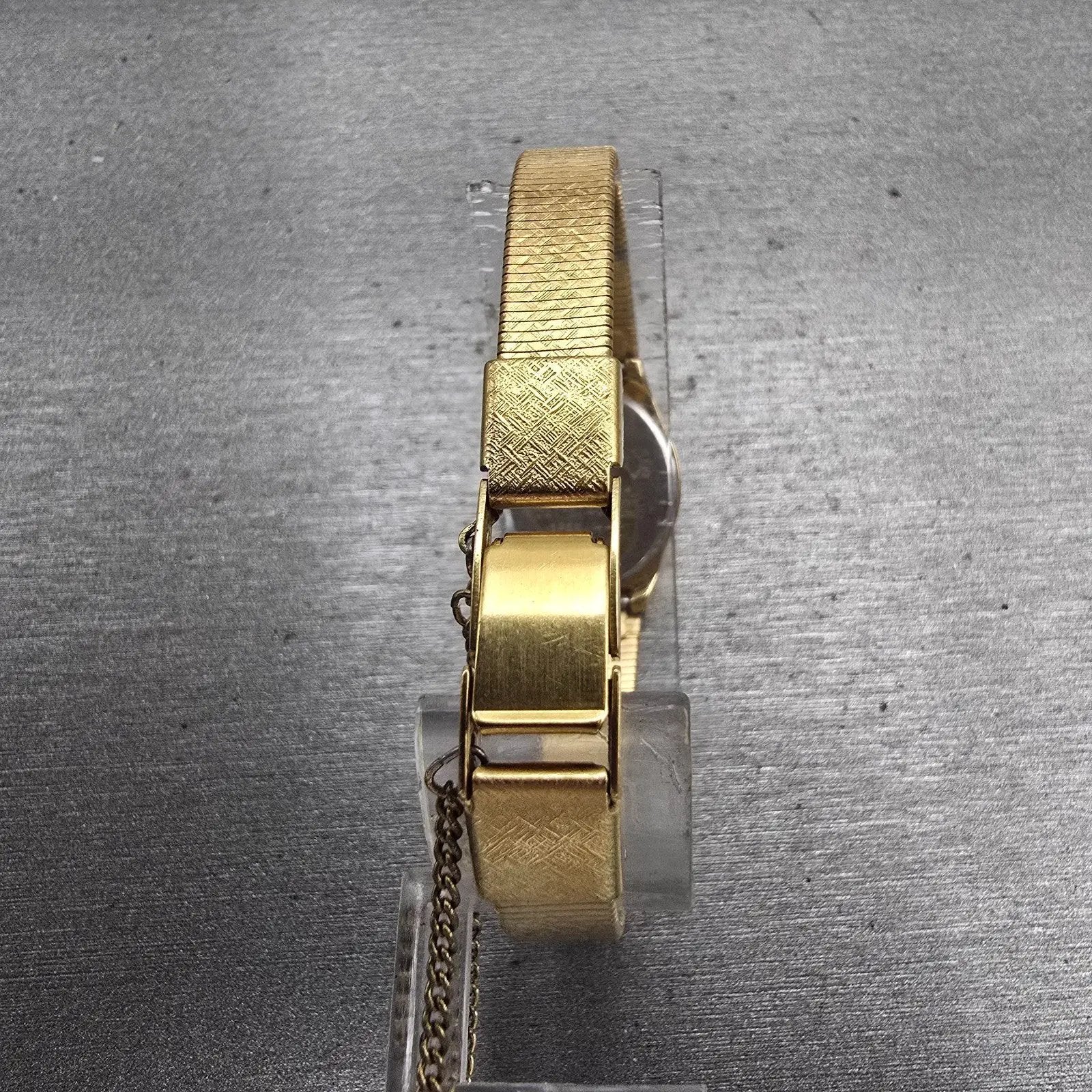 Seiko Watch Women 16mm Gold Dial Gold Tone Oval 2C21-5140 New Battery Vintage7