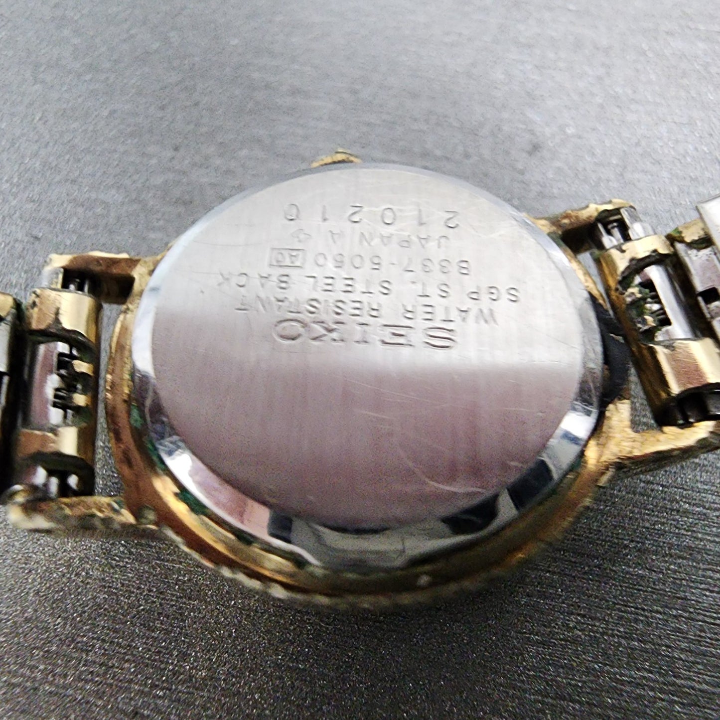 Seiko Digital Watch Women 22mm LCD White Dial Gold Tone Oval B3375050 New Batt9