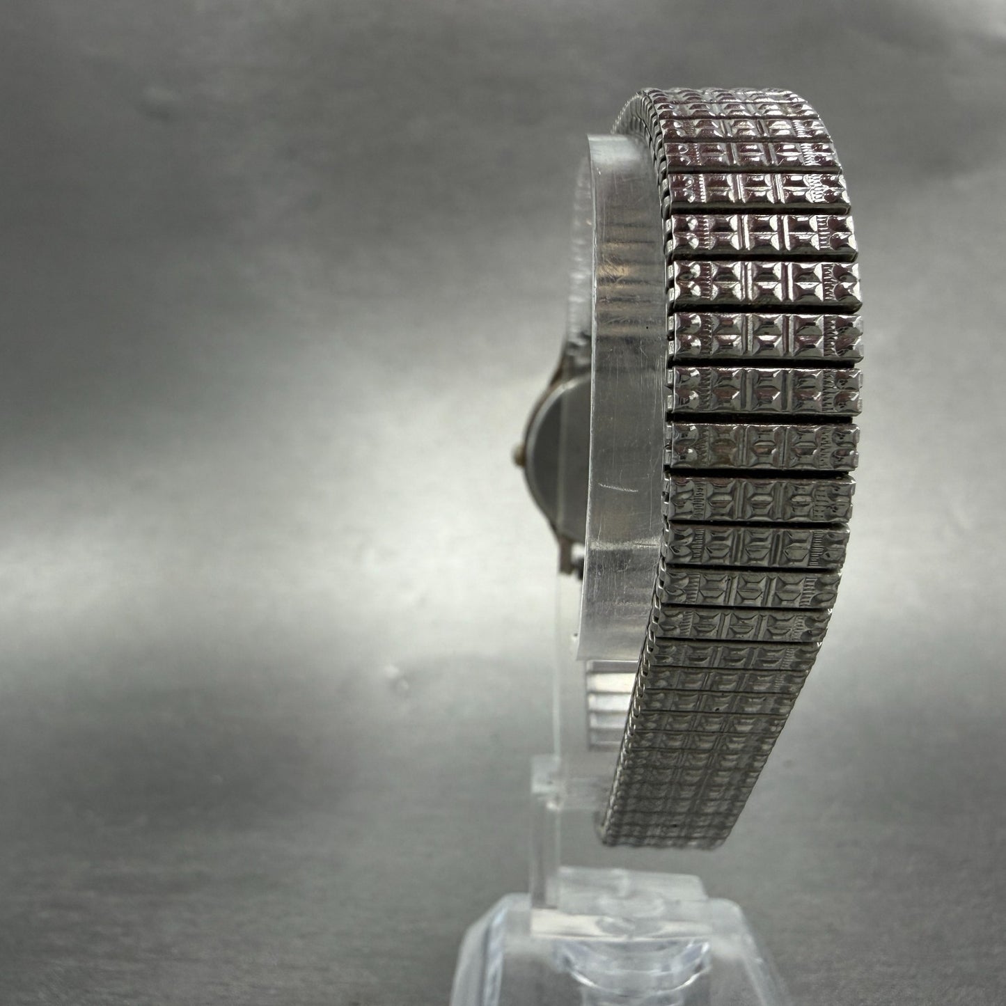 Seiko Watch Women 25mm Champagne Dial Silver Tone Round V701-1930 New Battery7