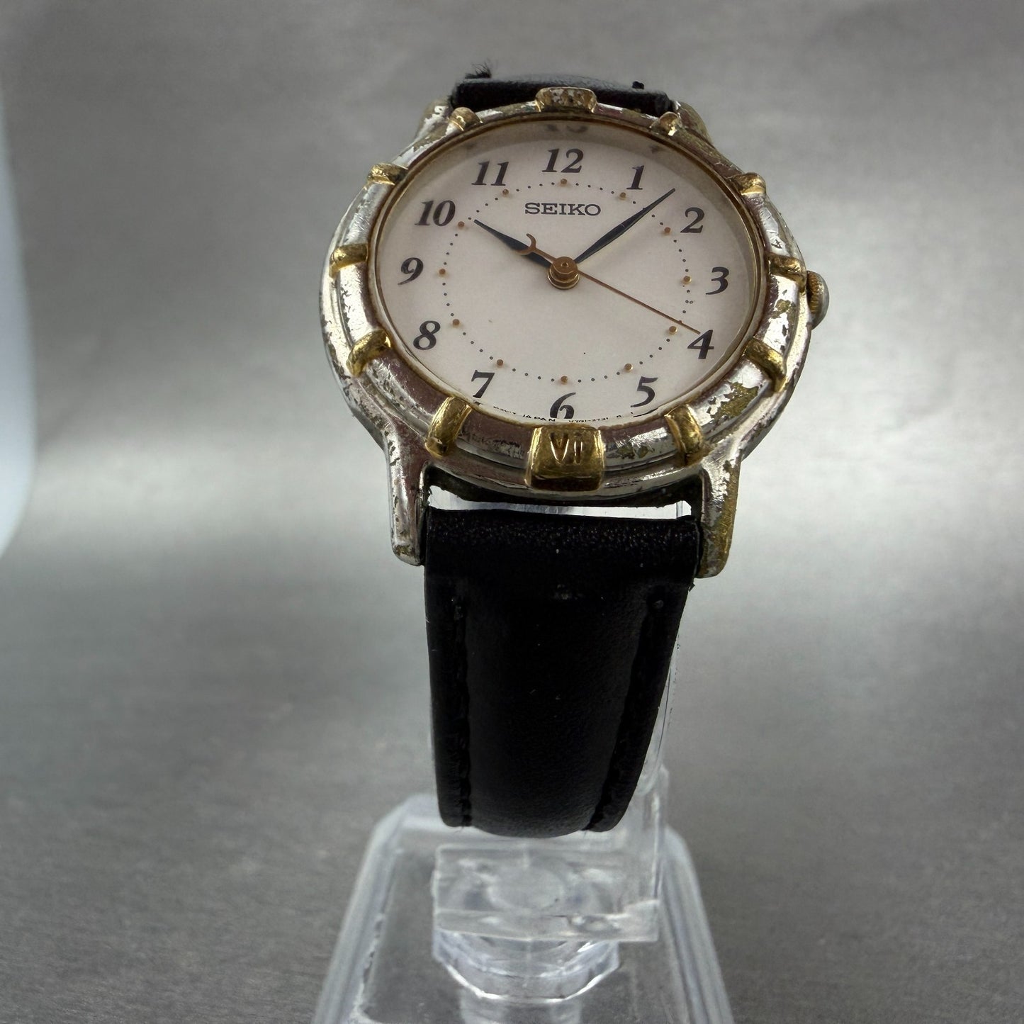 Seiko Watch Women 29mm White Dial Two Tone Round V701-1990 New Battery Vintage5