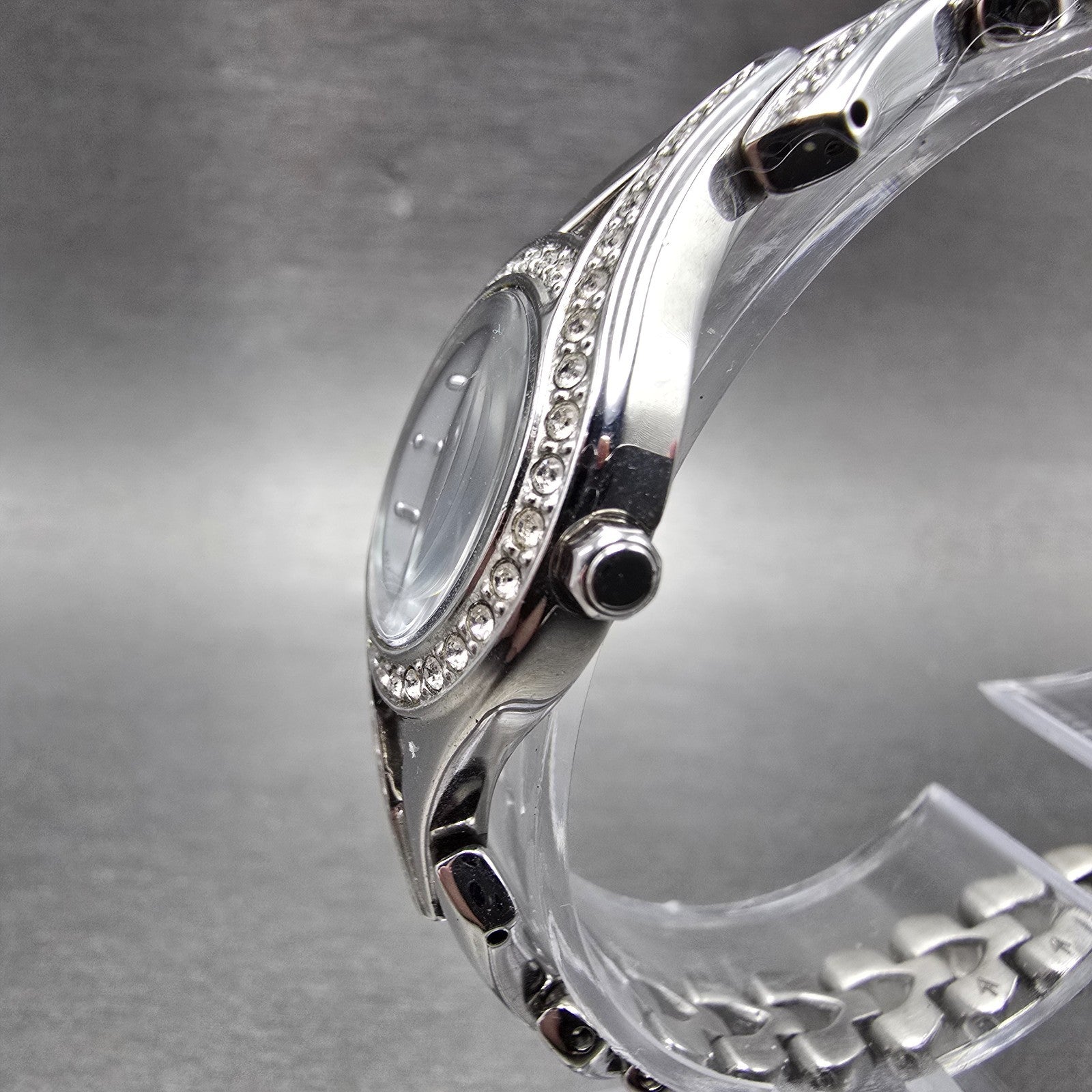 Seiko Solar Watch Women 23mm MOP Dial Silver Tone Round V115-0AP0 Runs Pfizer2