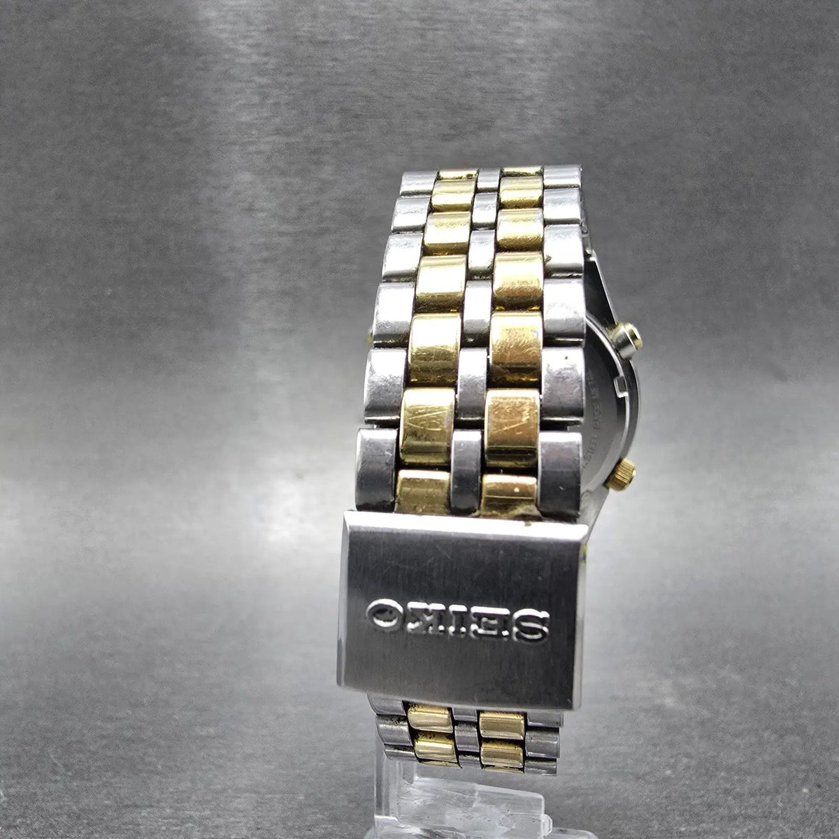 Seiko Chronograph Watch Men 37mm White Dial Two Tone Daydate 7A38-7289 READ!!!!!7