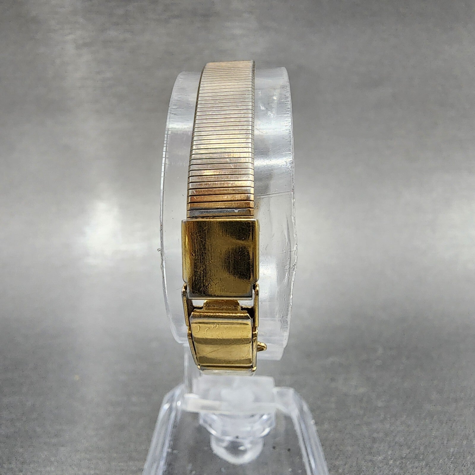 VTG Bulova Watch Women 17mm Cream Dial Gold Tone Round 83390 New Battery7
