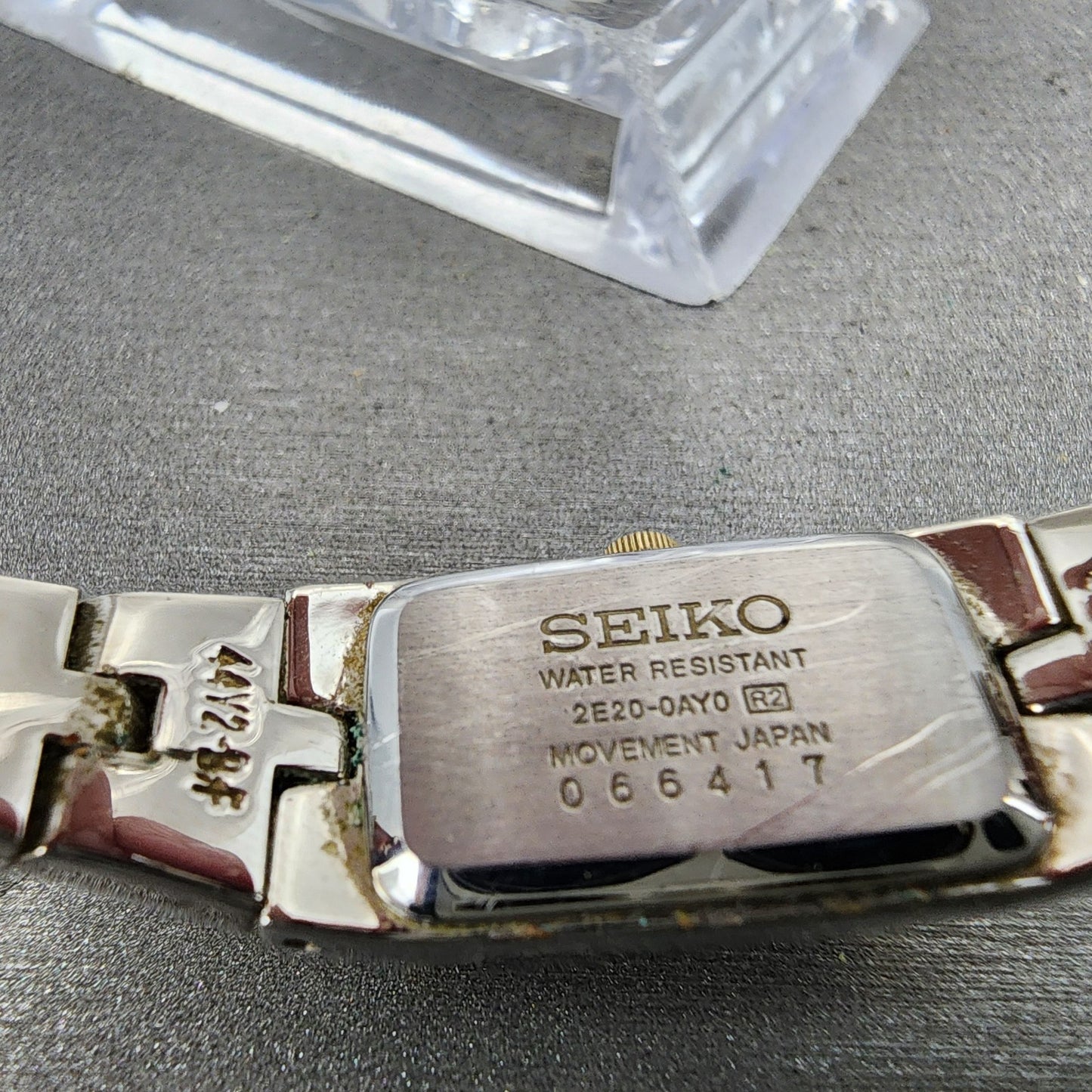 Seiko Tank Watch Women 13mm White Dial two Tone Rectangle 2E200AY0 New Battery9