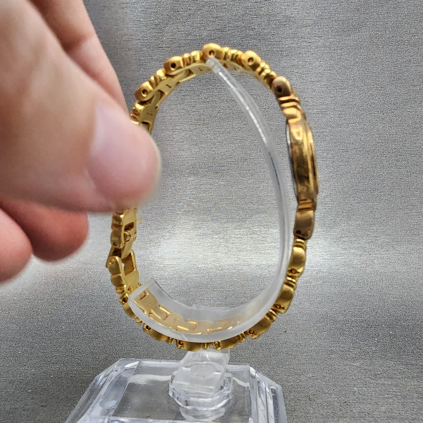 Seiko Watch Women 19mm Chamapgne Dial Gold Tone Round 1n001h40 New Battery8