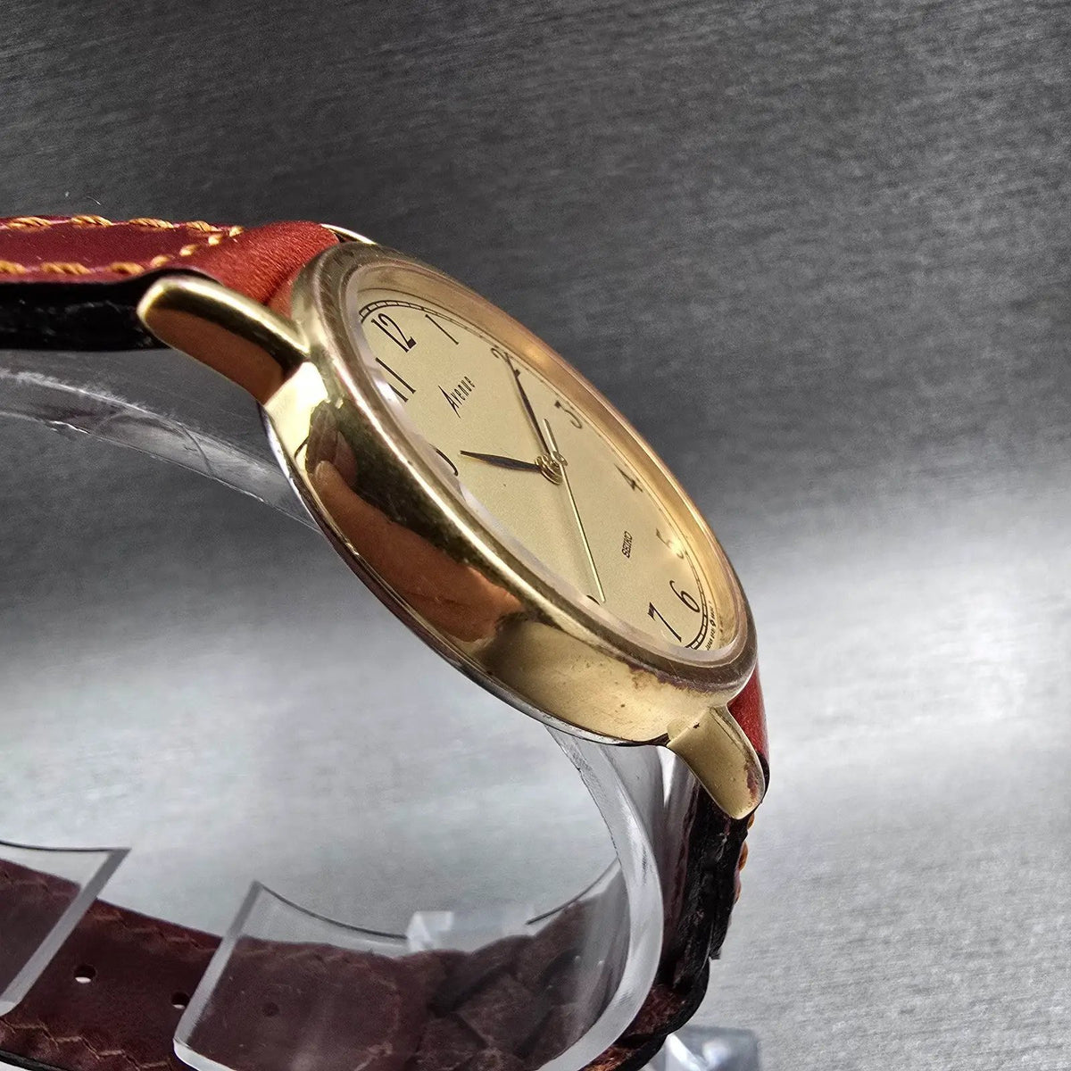 Seiko Avenue Watch Men 32mm Champagne Dial Gold Tone Round 5P31-6A60 New Battery3