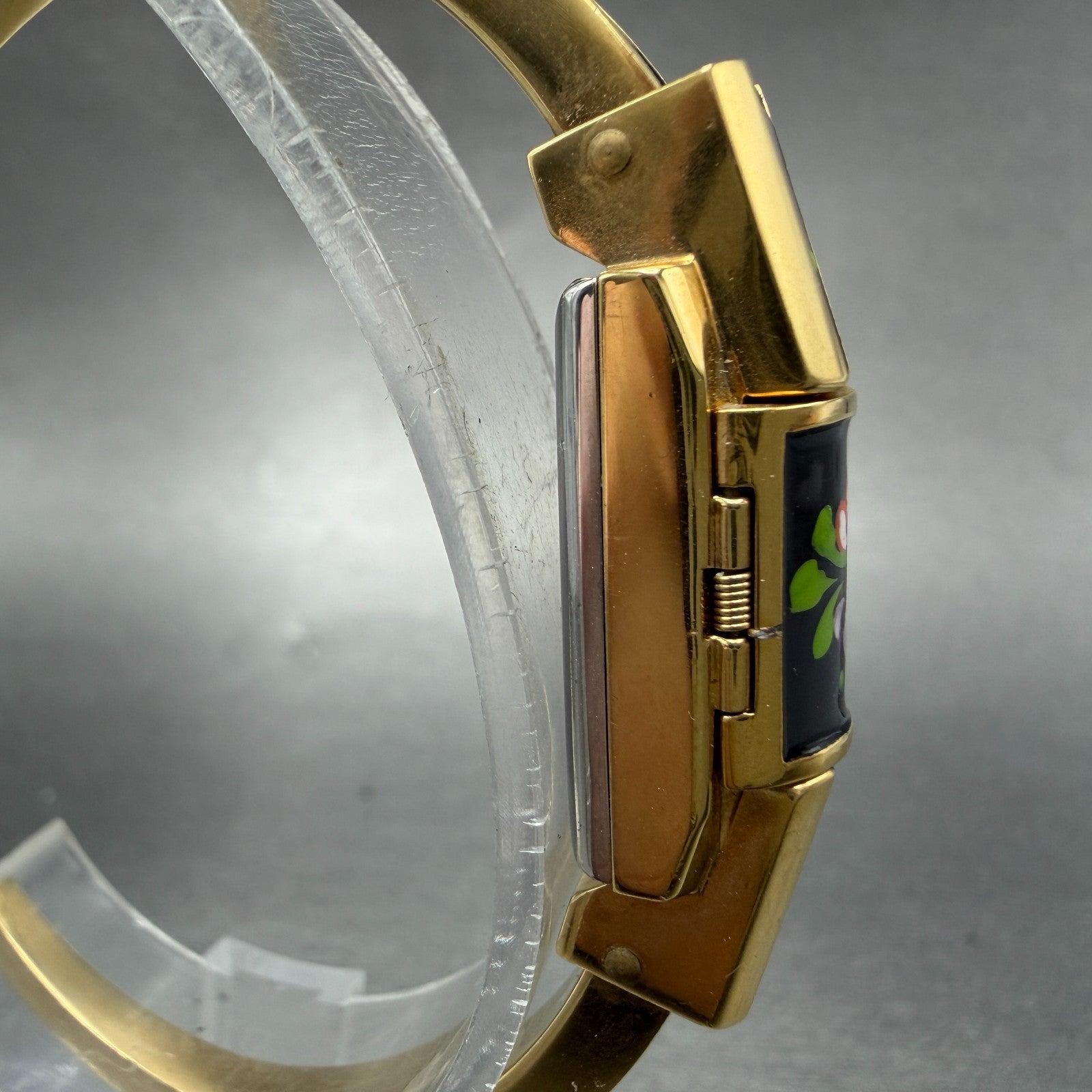 Ritma Hideaway Watch Women Silver Dial Gold Tone Floral Rectangle Manual Wind3