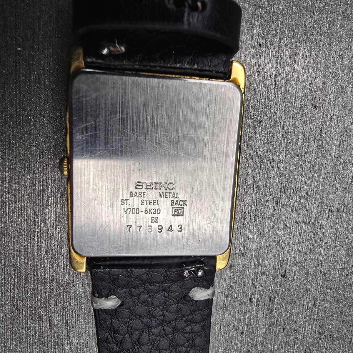 Seiko Watch Men 25mm White Dial Gold Tone Rectangle V700-5K30 New Battery VTG10