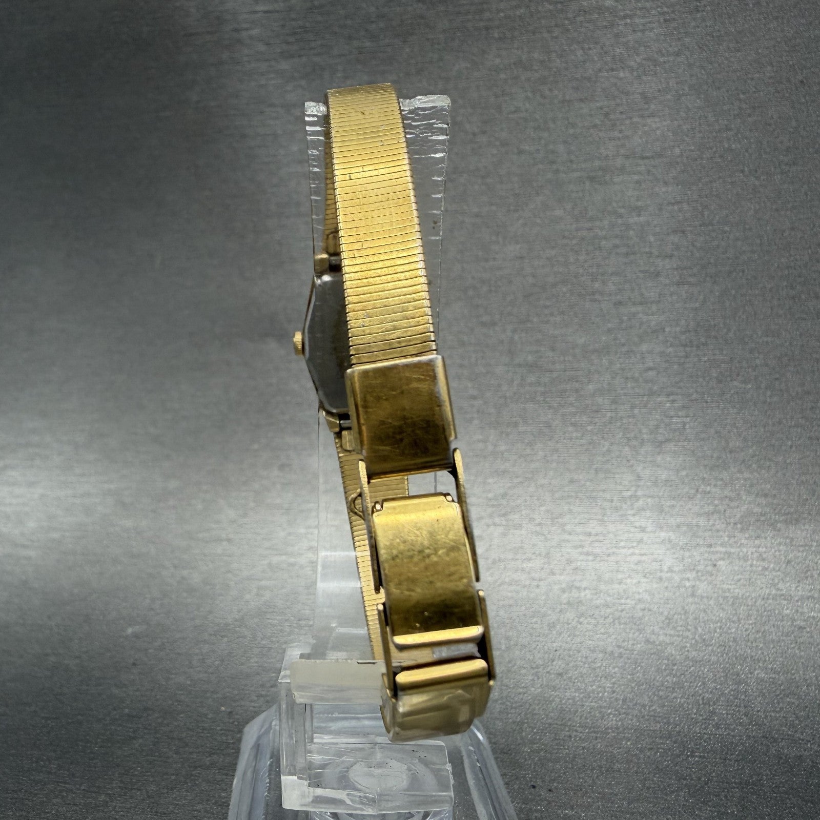 Seiko Watch Women 17mm Silver Dial Gold Tone Hexagon 2C205790 New Battery7