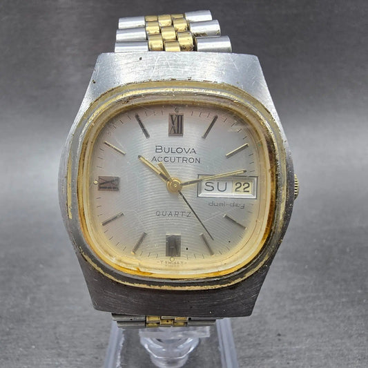 Bulova Accutron Watch Men 35mm Silver Dial Two Tone Daydate Round New Battery0
