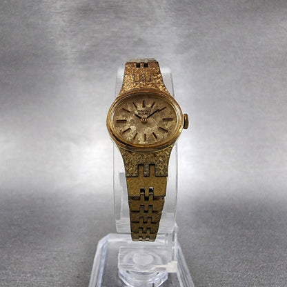 Seiko Watch Women 17mm Gold Dial Gold Tone Oval 14007389 New Battery Vintage A15