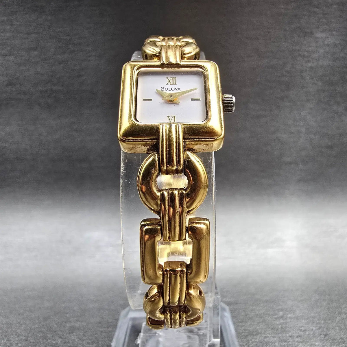 Bulova Watch Women 17mm White Dial Gold Tone Square 97T38 New Battery5