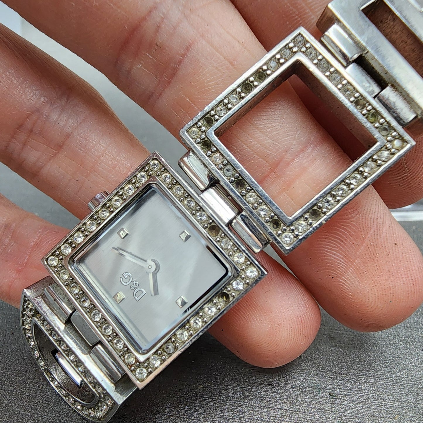 Dolce & Gabbana Tank Watch Women 21mm Silver Dial Steel Crystal Accent New Batt11
