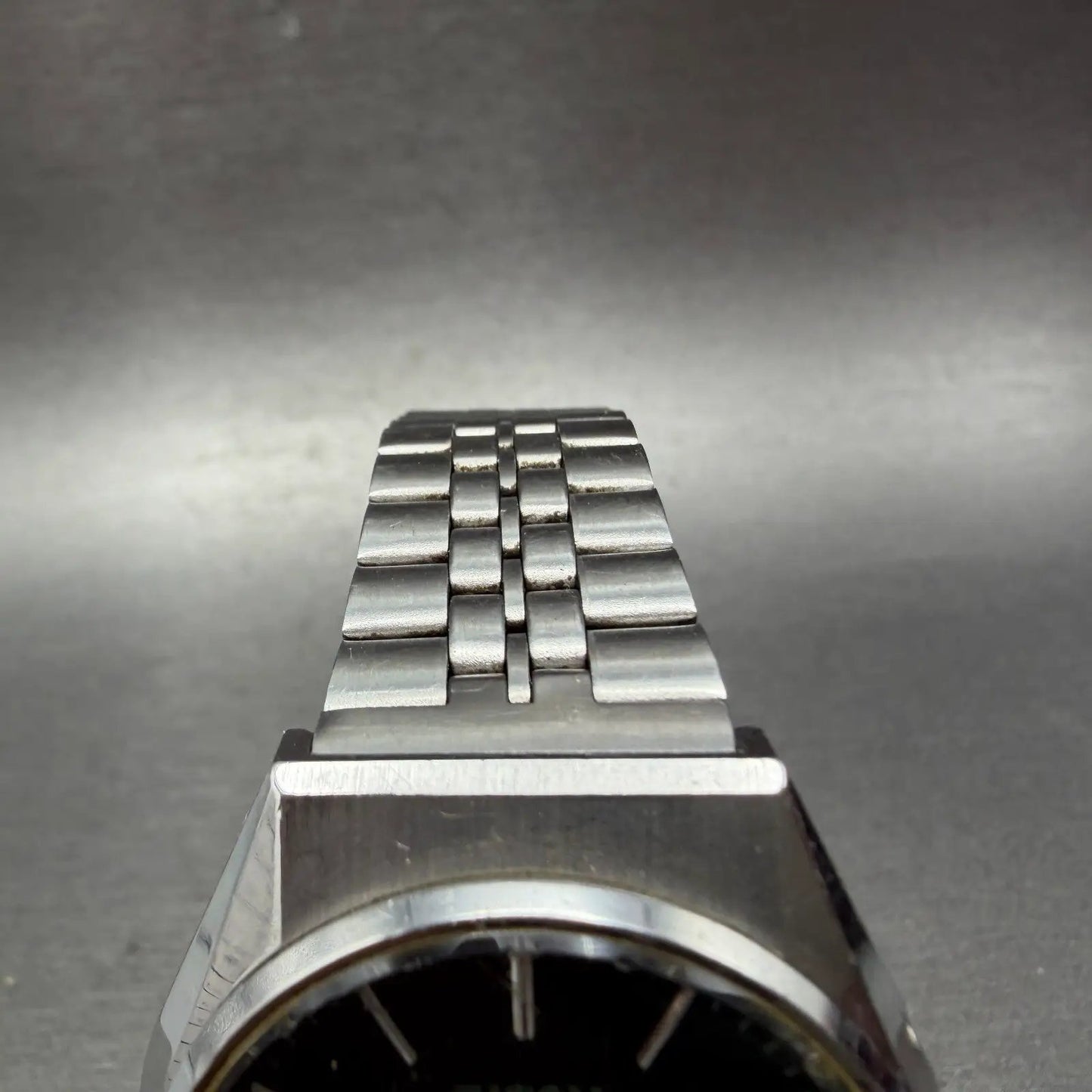 48560976