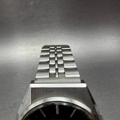 48560976