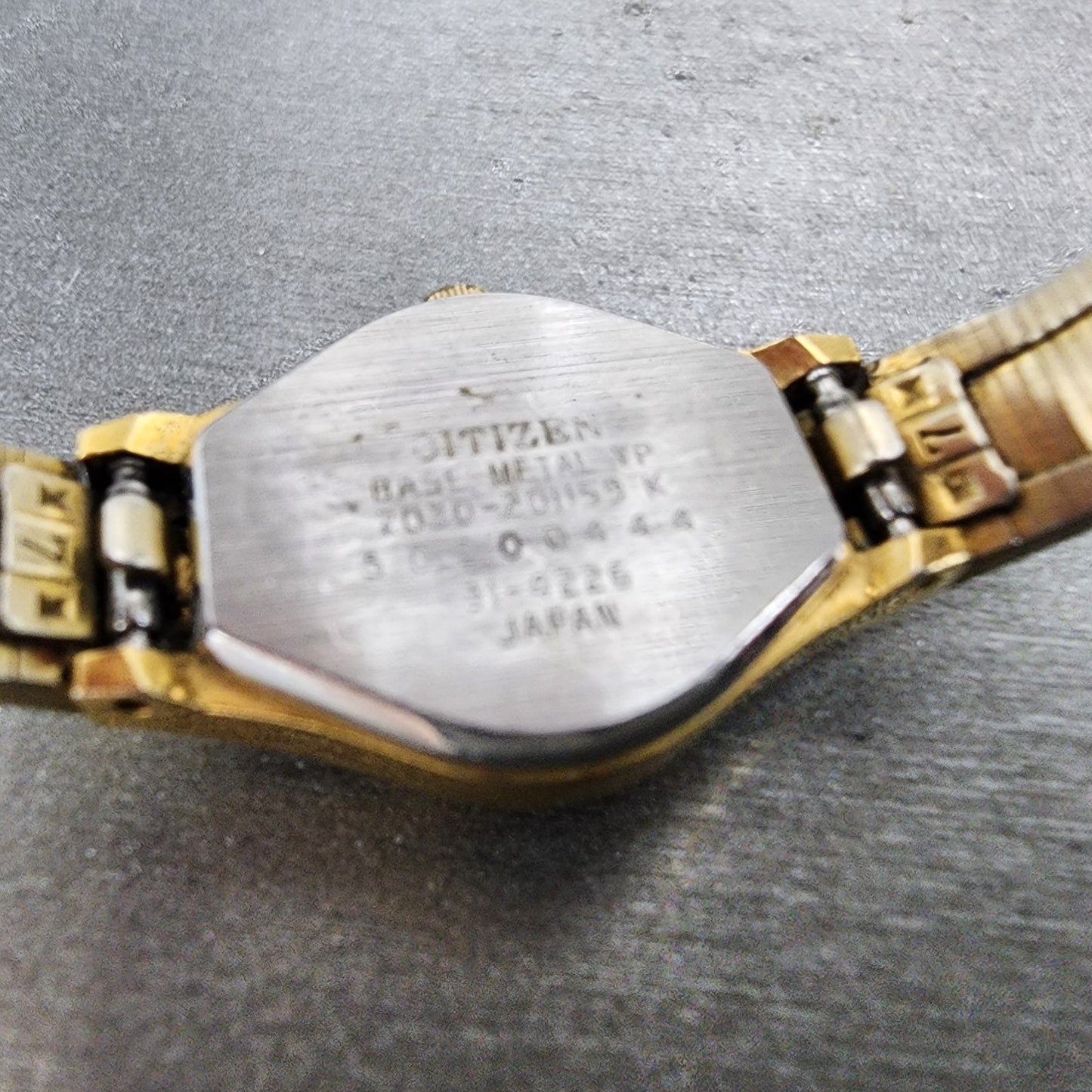 Citizen CQ Watch Women 18mm Champagne Dial Gold Tone 2030202791 New Battery9