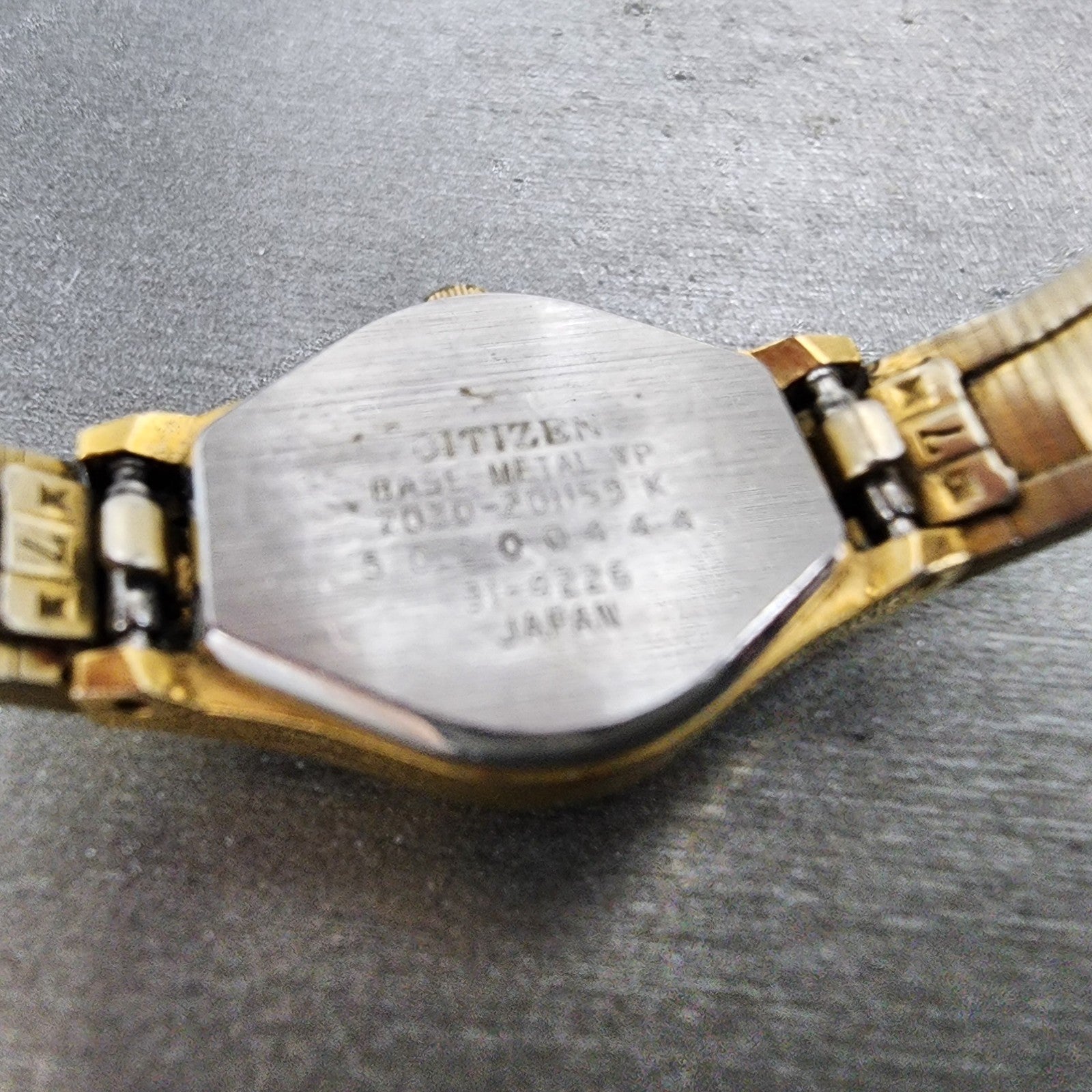 Citizen CQ Watch Women 18mm Champagne Dial Gold Tone 2030202791 New Battery9