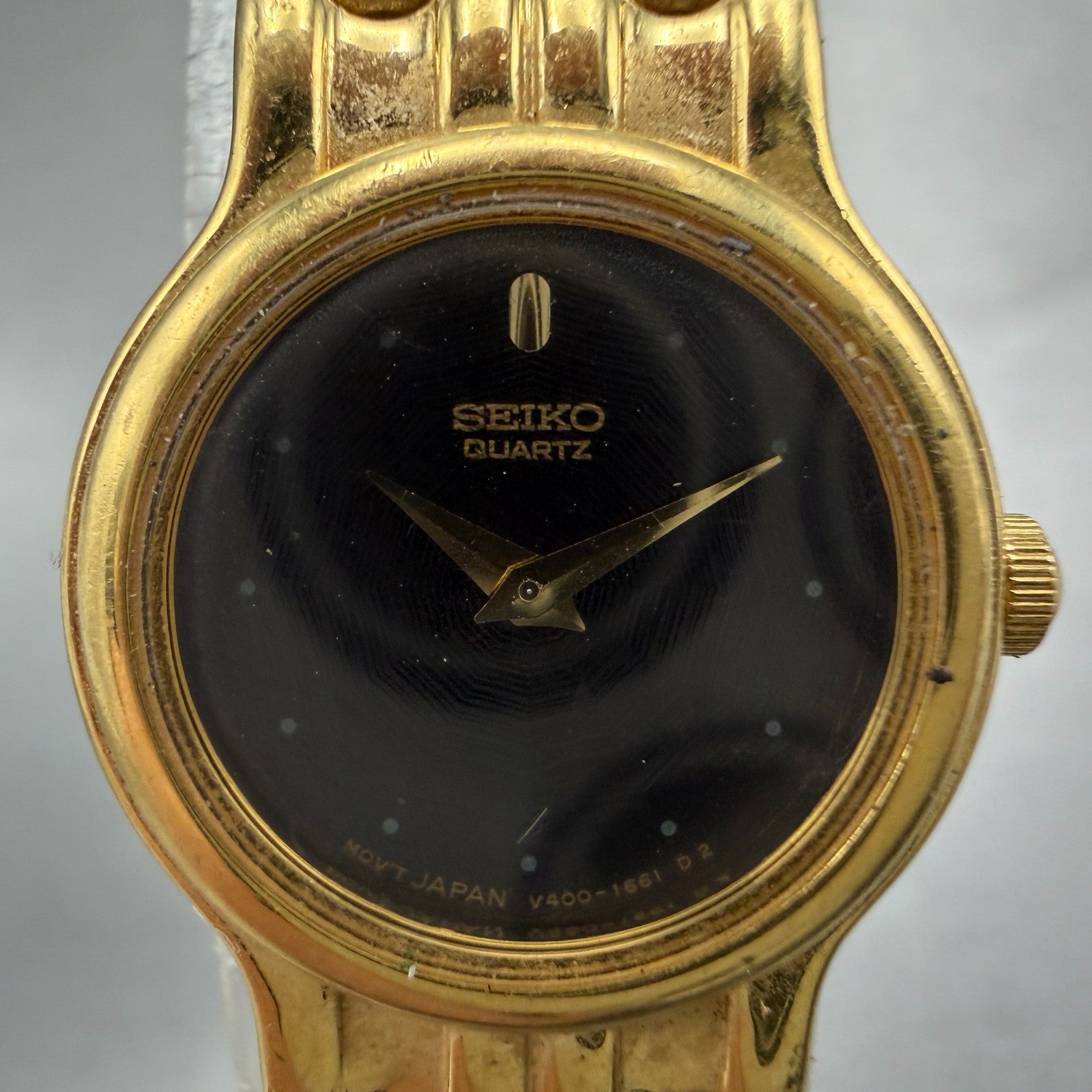 Seiko Watch Women 19mm Black Dial gold Tone Round V400-0538 New Battery Vintage1