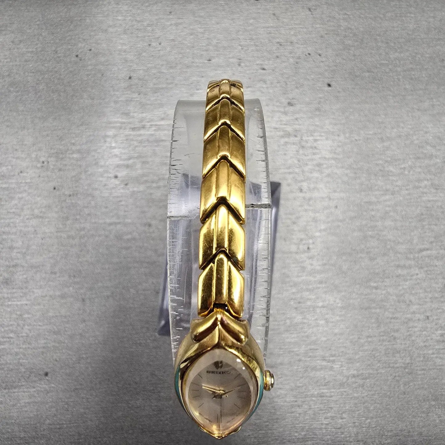 Seiko Watch Women 14mm White Dial Gold Tone Oval 2E20-7489 New Battery Vintage4