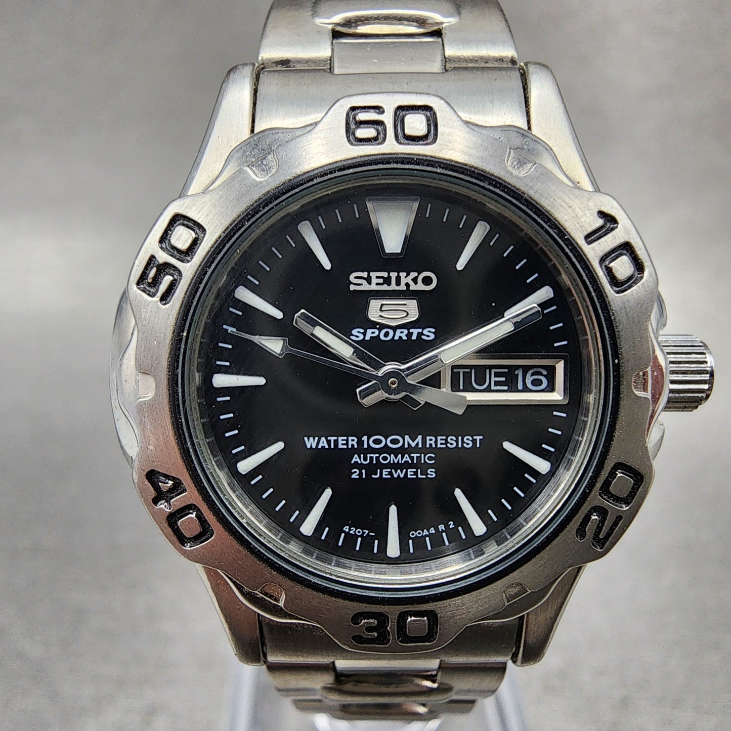 Seiko 5 Sports Watch Women 27mm Black Dial Stainless Steel Daydate Round Runs1