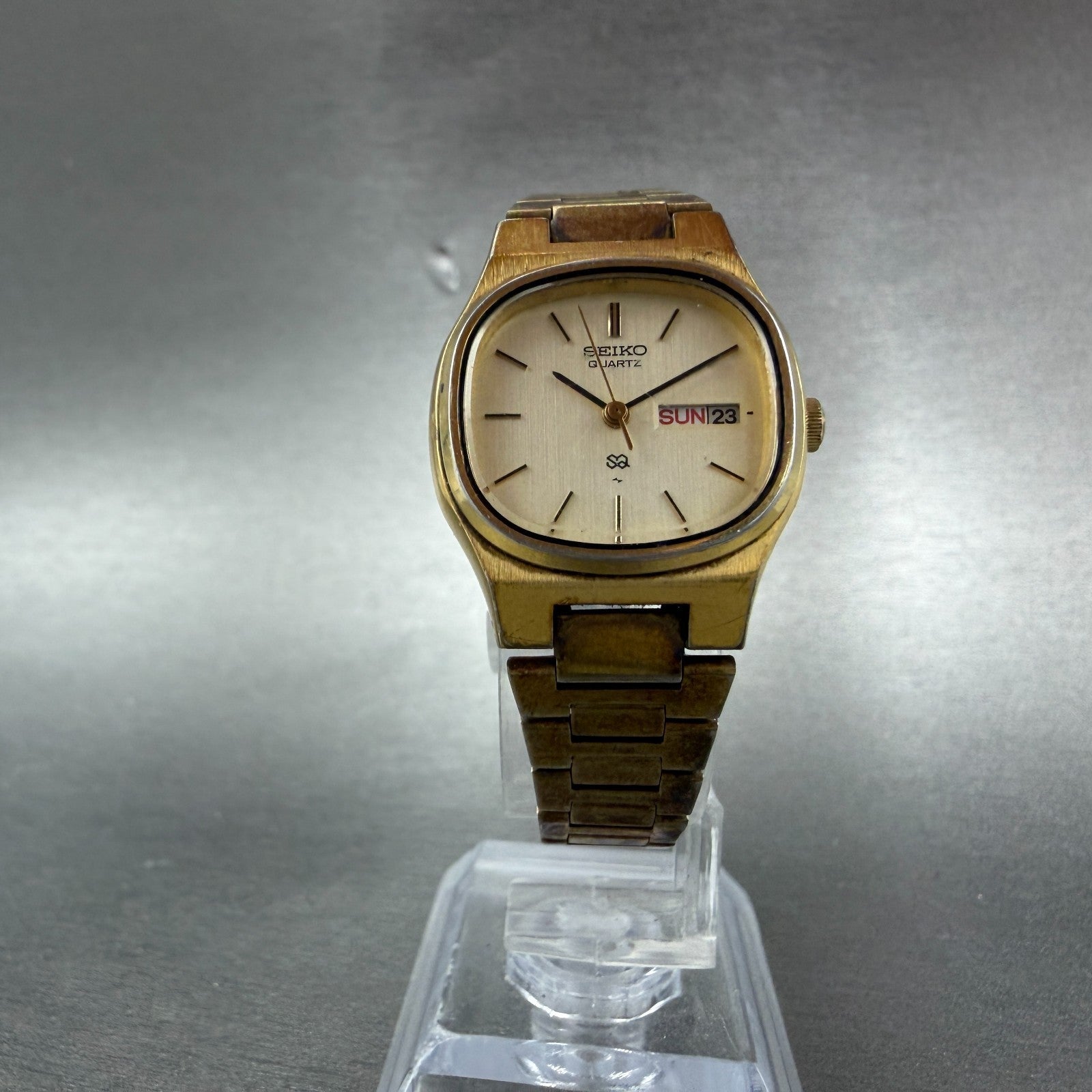 Seiko SQ watch Women 24mm Champagne Dial Gold Tone Daydate 8523-5119 New Battery5