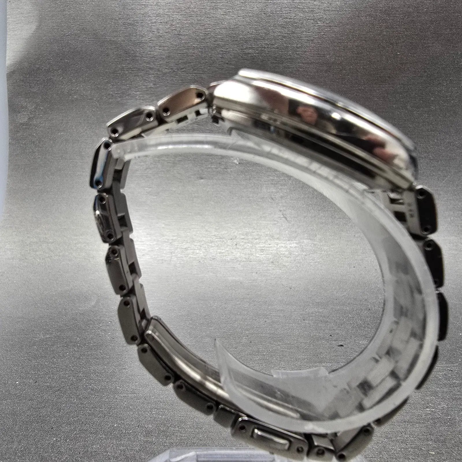 Seiko Lukia Atomic Solar Watch Women 26mm White Dial Silver Tone 1B22-0BY0 PARTS9