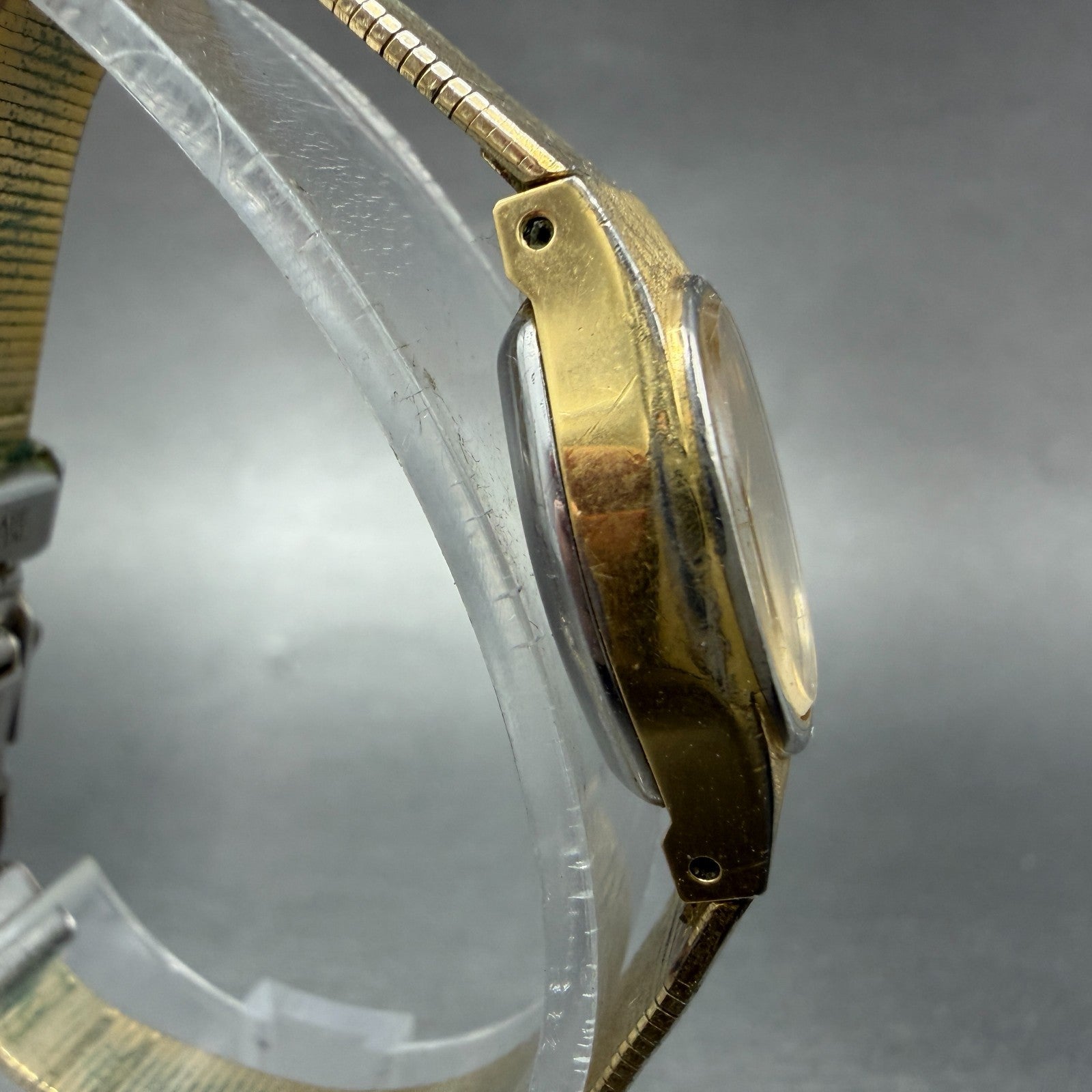 Citizen CQ Watch Women 16mm Champagne Dial Gold Tone Oval 4-833023 New Battery3