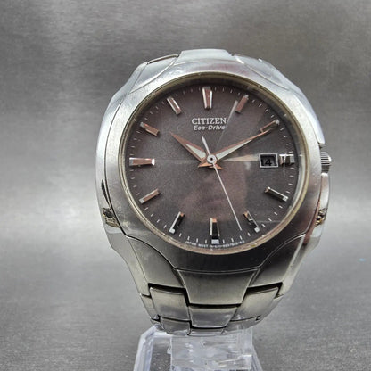 Citizen Eco-Drive Watch Men 39mm Silver Dial Silver Tone Date E111-S022240 RunsD5