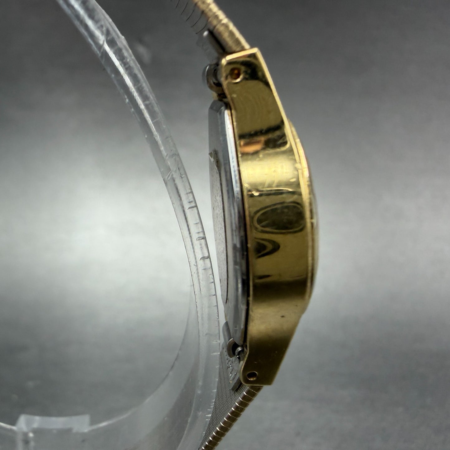 Seiko Watch Women 20mm Black Dial Gold Tone Round 8Y21-0020 New Battery VTG 6893